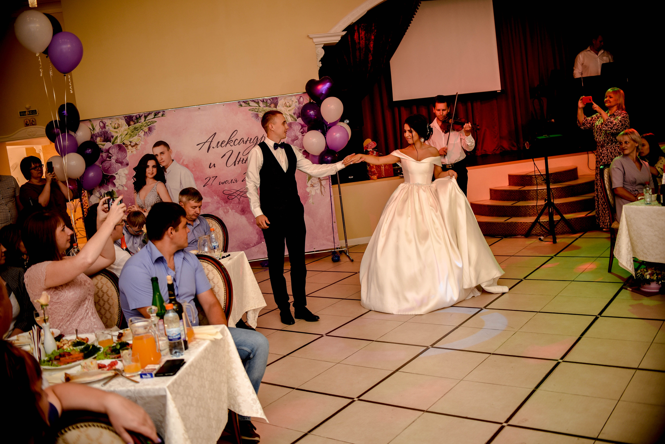 Яркая июльская история Алескандра и Инны. Свадебный, семейный, детский, контент фотограф в Омске Максим Ильин