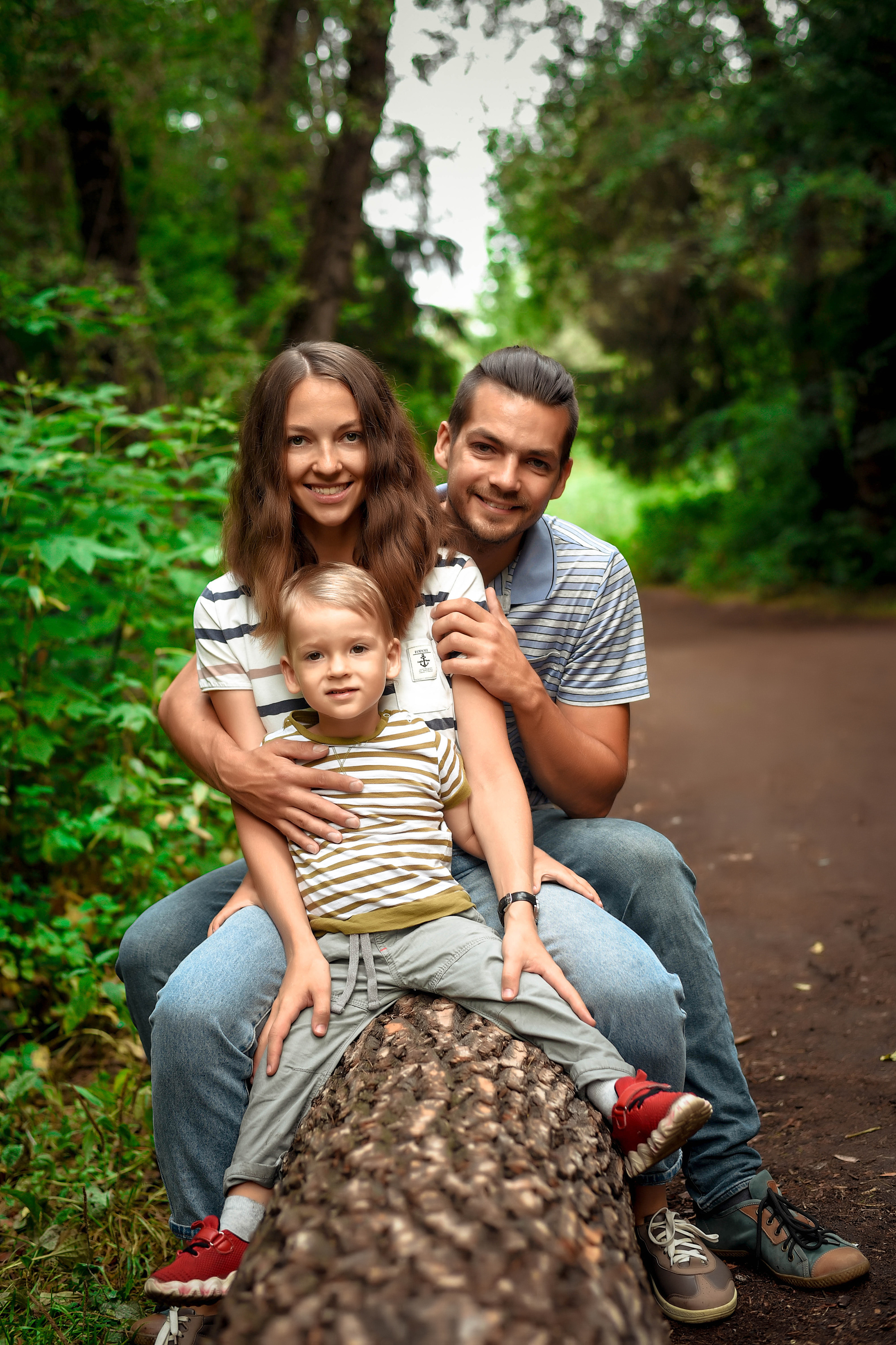 Прогулочные семейные, детские, индивидуальные фотосессии. Свадебный, семейный, детский, контент фотограф в Омске Максим Ильин