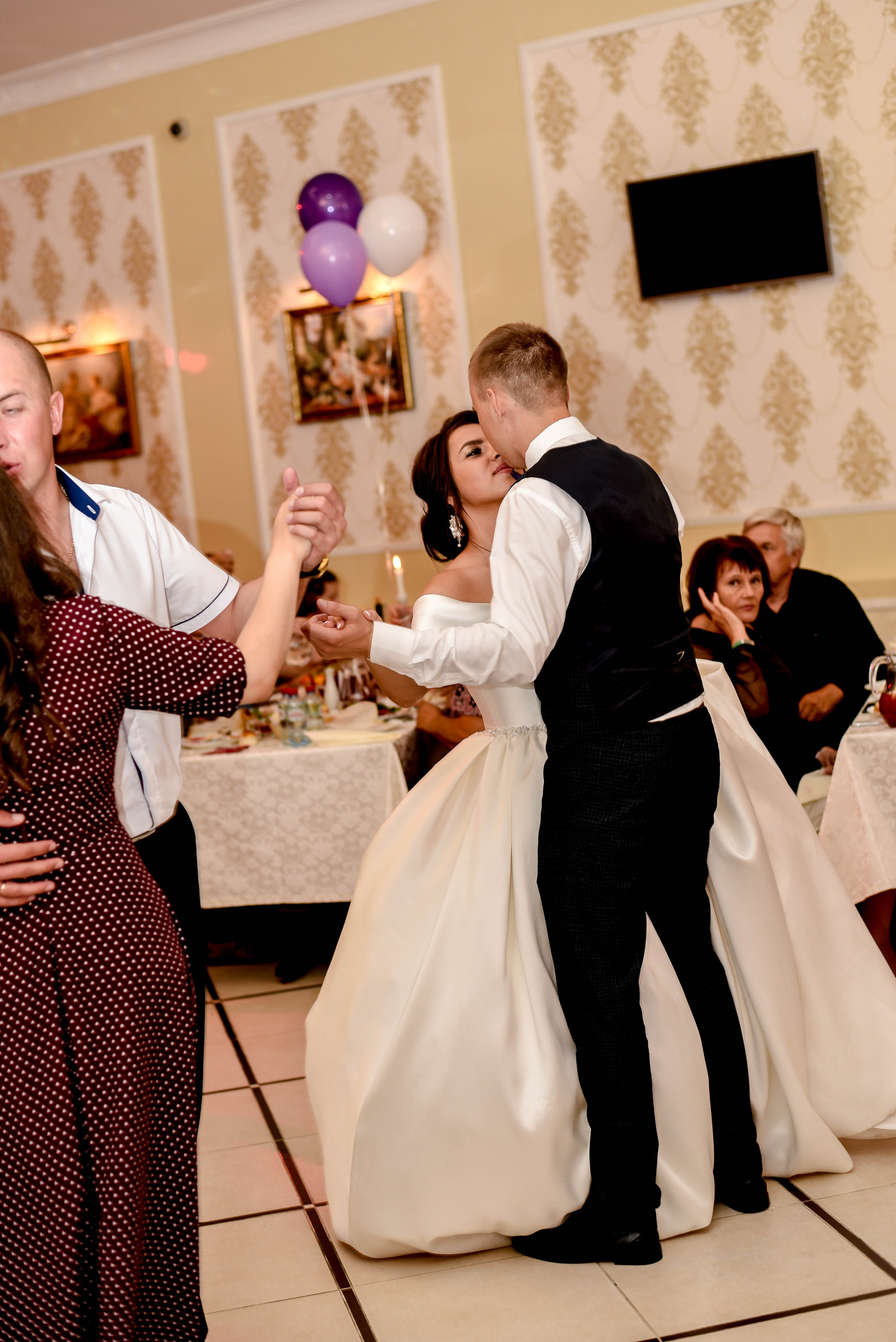 Яркая июльская история Алескандра и Инны. Свадебный, семейный, детский, контент фотограф в Омске Максим Ильин