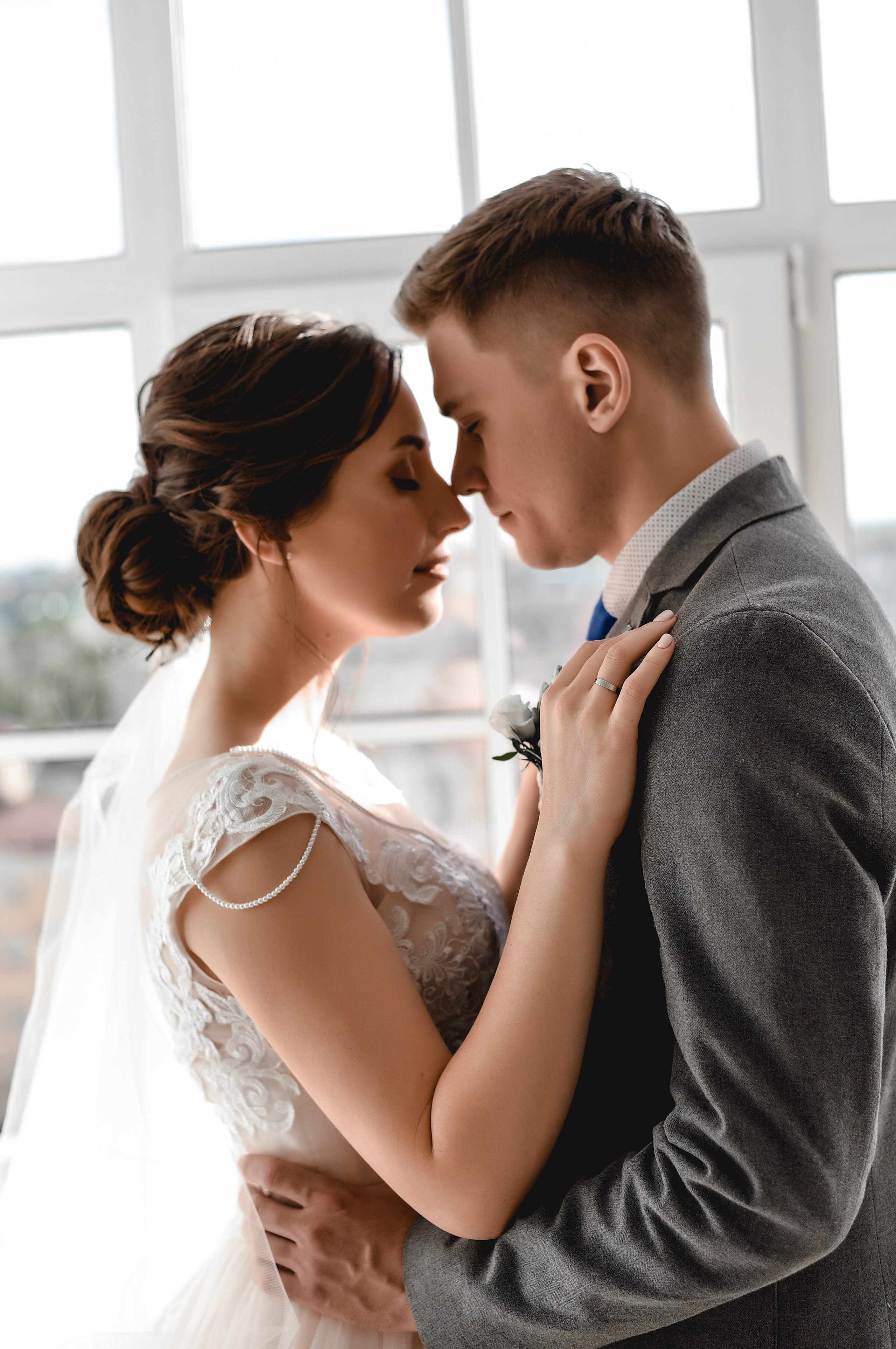 Красивая и нежная студийная серия Коли и Оли. Свадебный, семейный, детский, контент фотограф в Омске Максим Ильин