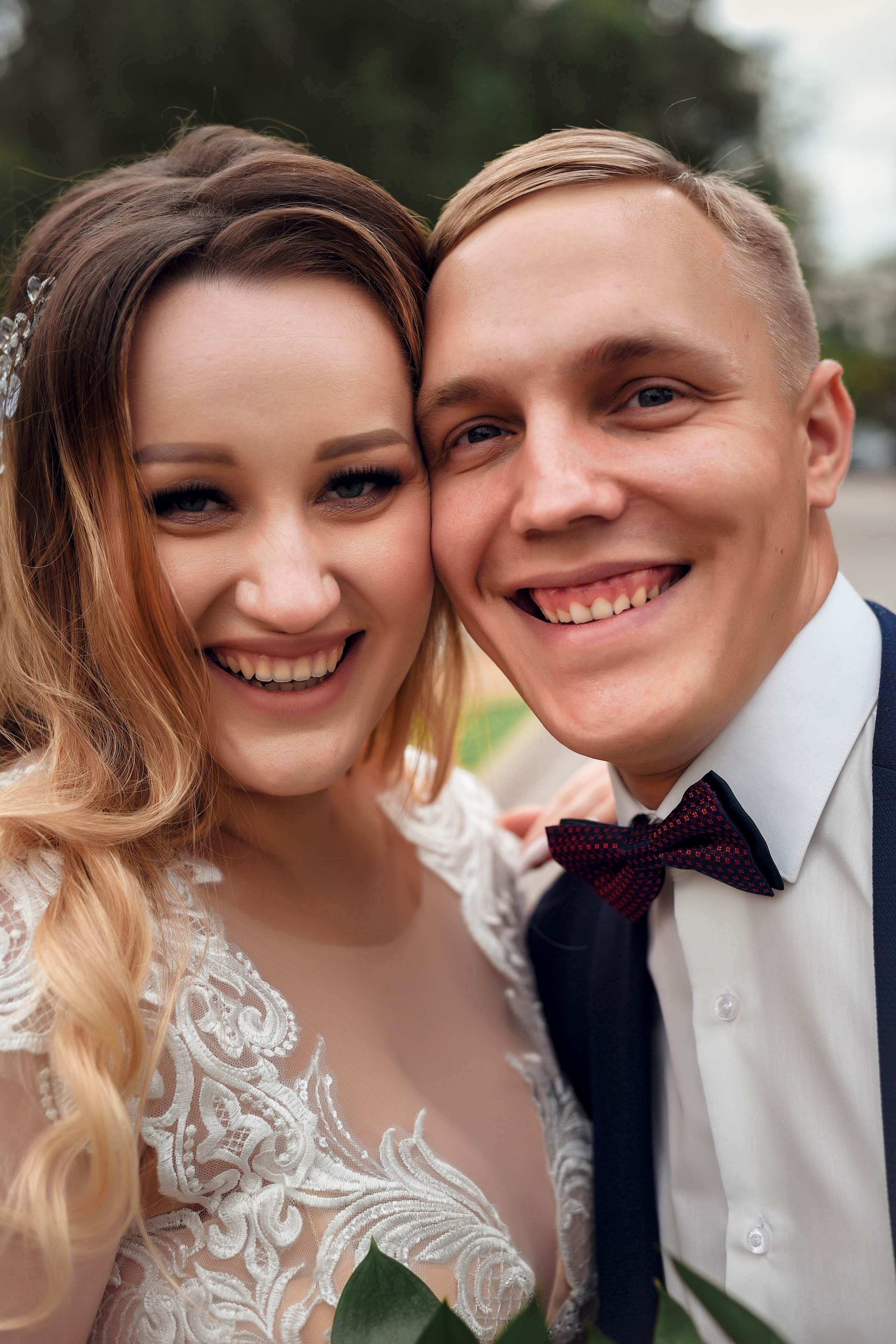 Летняя серия кадров с прогулки Александра и Юлии. Свадебный, семейный, детский, контент фотограф в Омске Максим Ильин