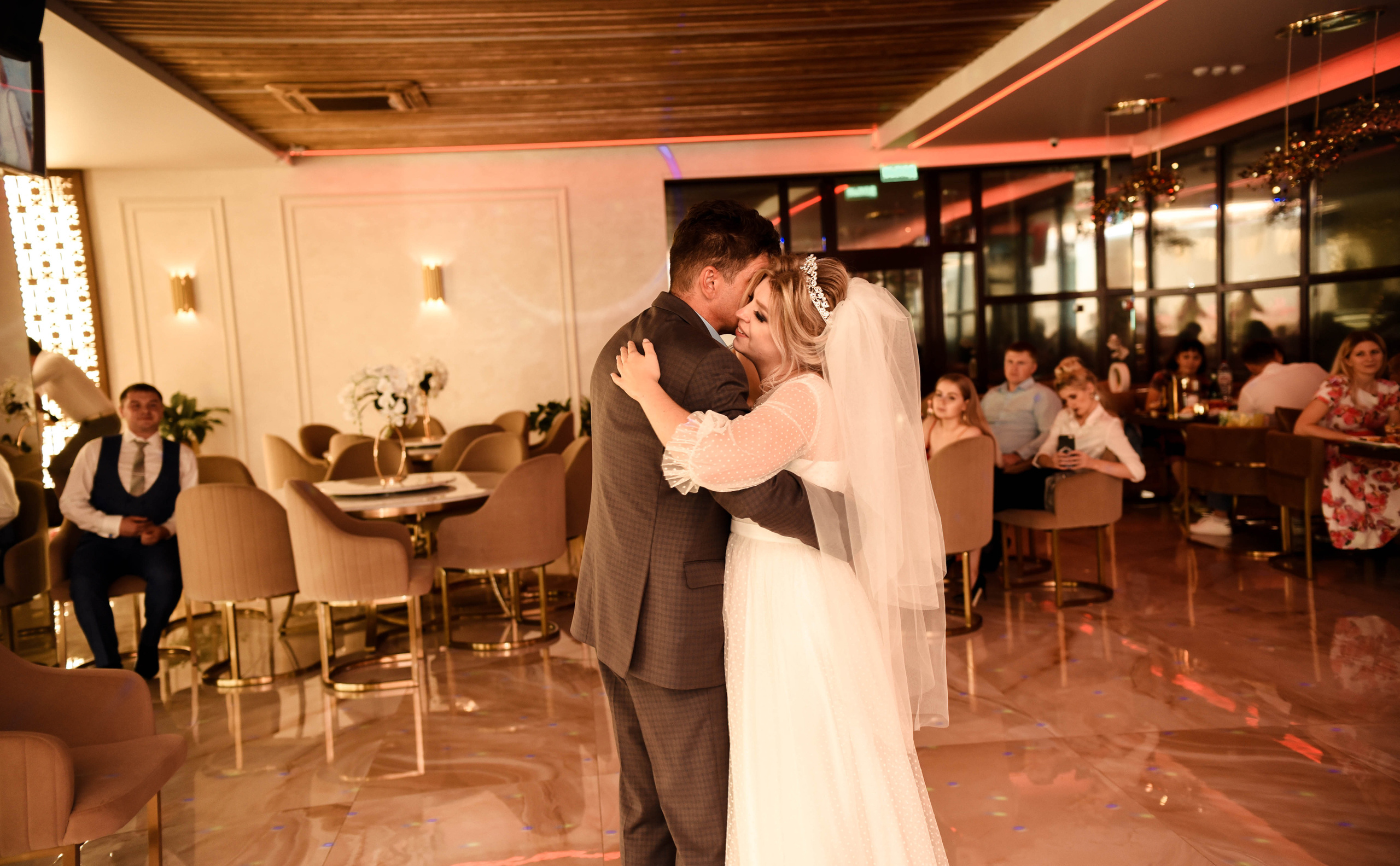 Романтичная история Яны и Константина. Свадебный, семейный, детский, контент фотограф в Омске Максим Ильин