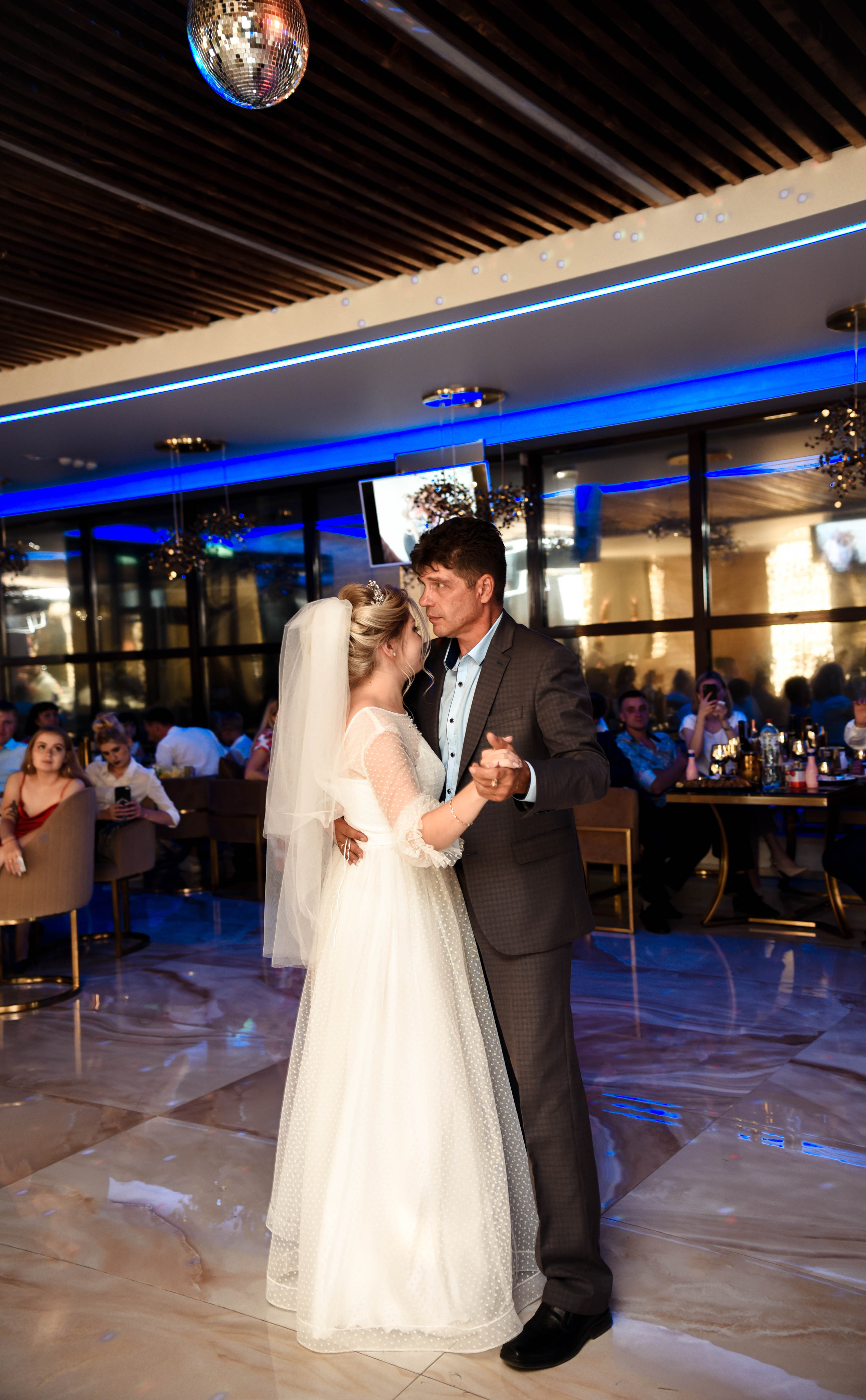 Романтичная история Яны и Константина. Свадебный, семейный, детский, контент фотограф в Омске Максим Ильин