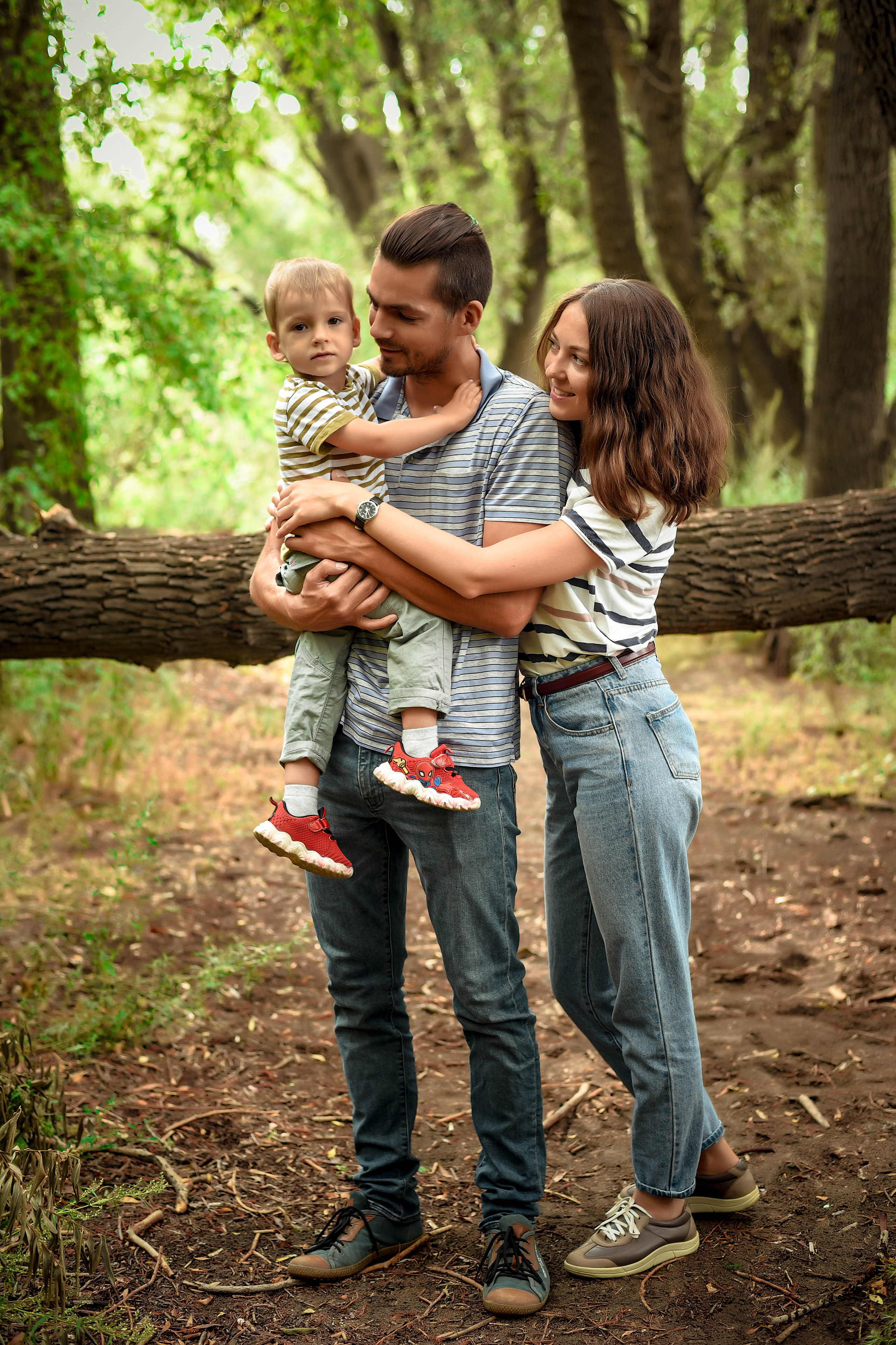Прогулочные семейные, детские, индивидуальные фотосессии. Свадебный, семейный, детский, контент фотограф в Омске Максим Ильин