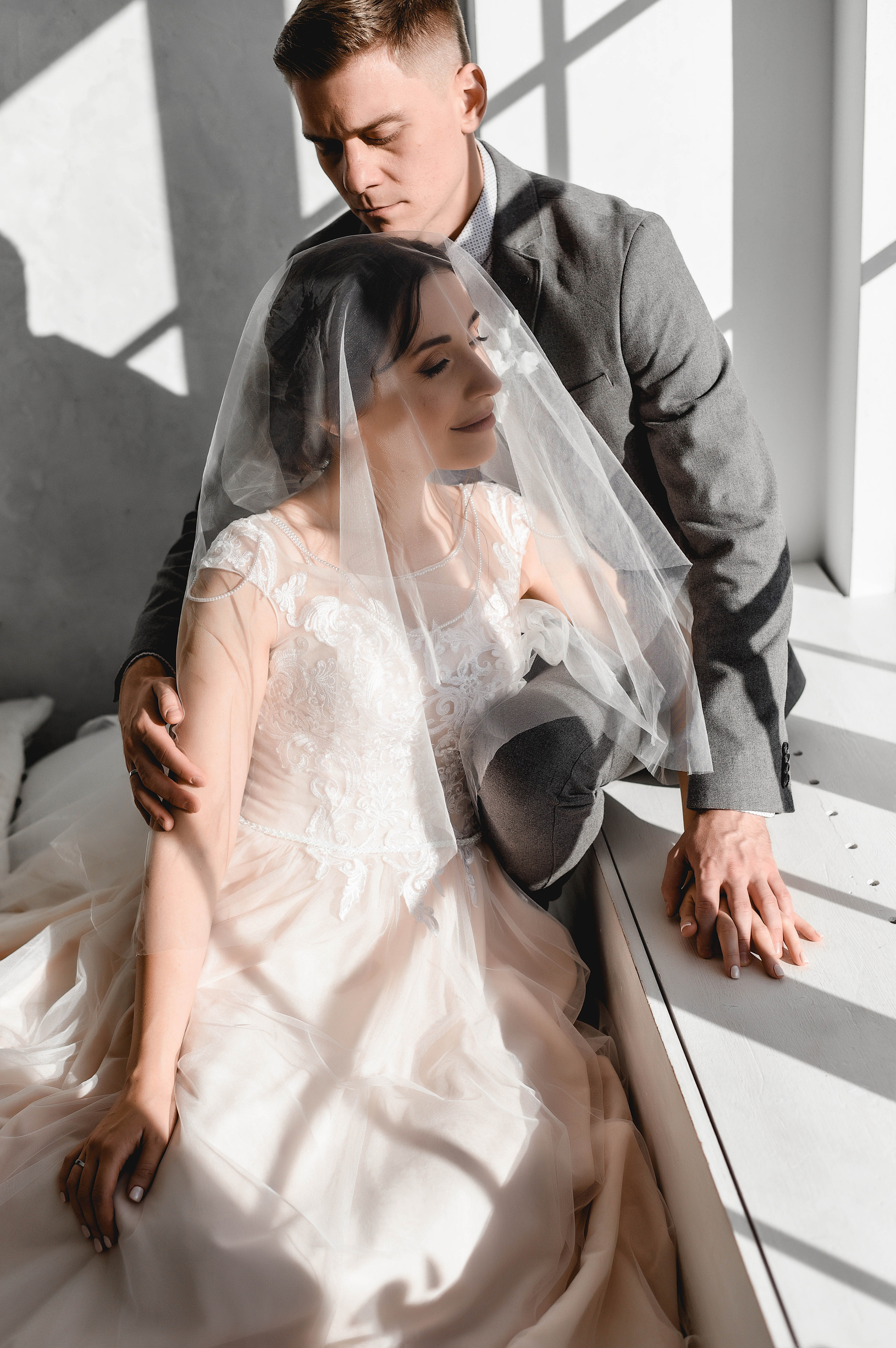 Красивая и нежная студийная серия Коли и Оли. Свадебный, семейный, детский, контент фотограф в Омске Максим Ильин