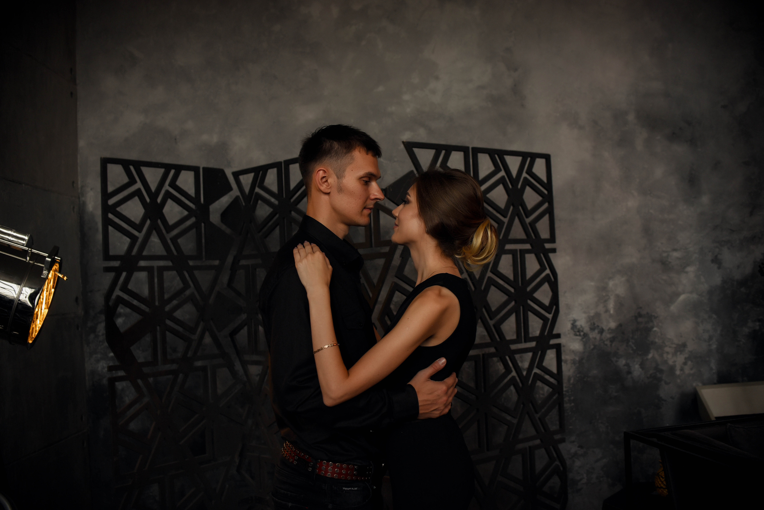 Студийное Love story. Свадебный, семейный, детский, контент фотограф в Омске Максим Ильин