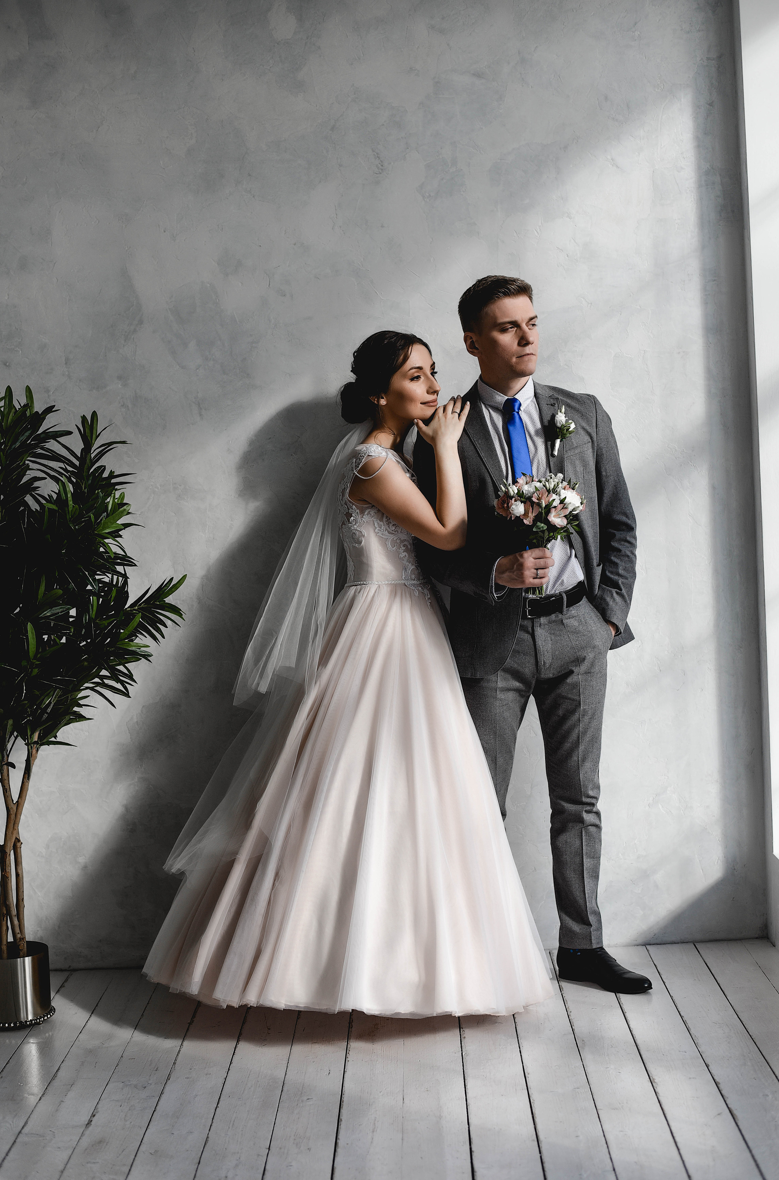 Красивая и нежная студийная серия Коли и Оли. Свадебный, семейный, детский, контент фотограф в Омске Максим Ильин