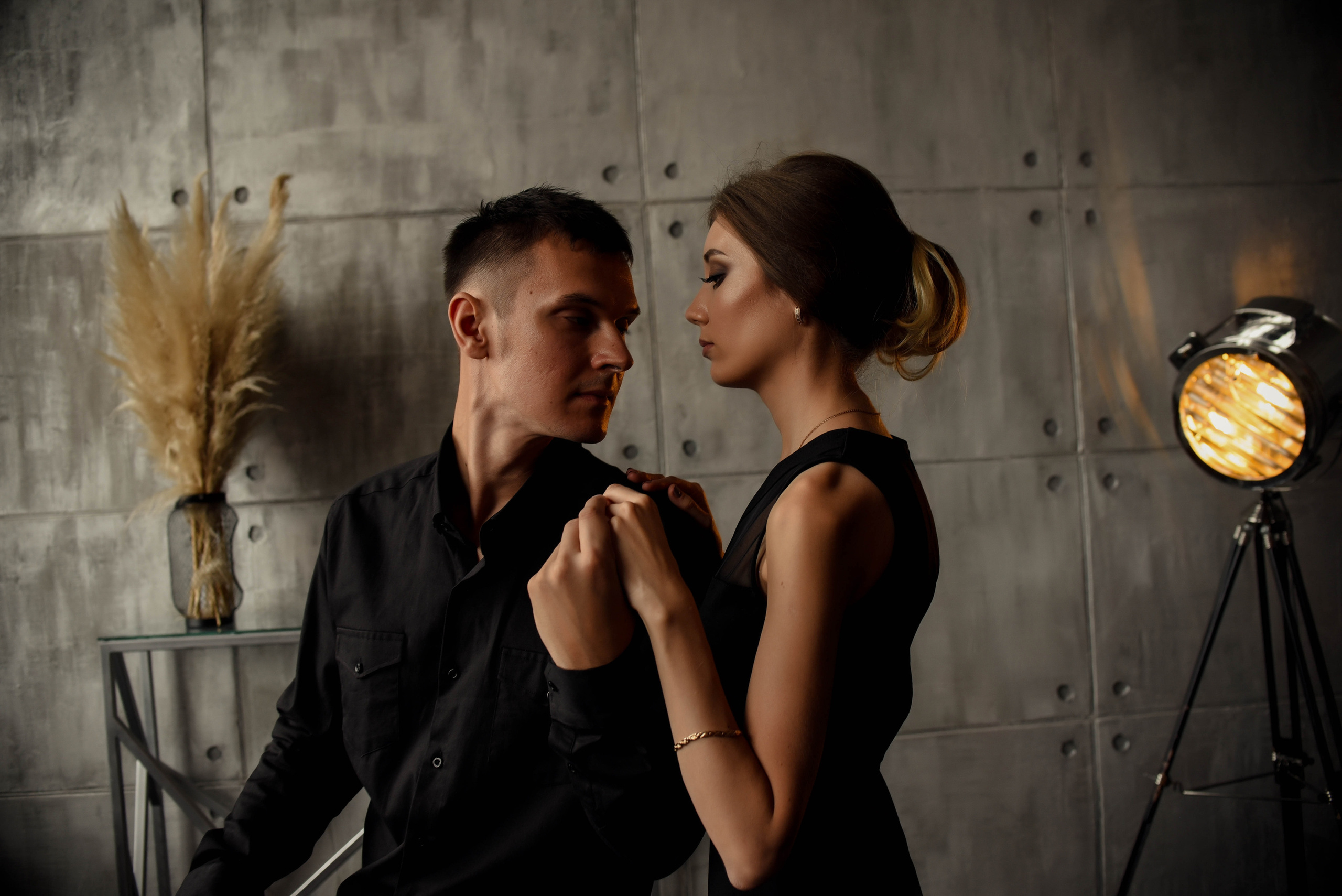 Студийное Love story. Свадебный, семейный, детский, контент фотограф в Омске Максим Ильин