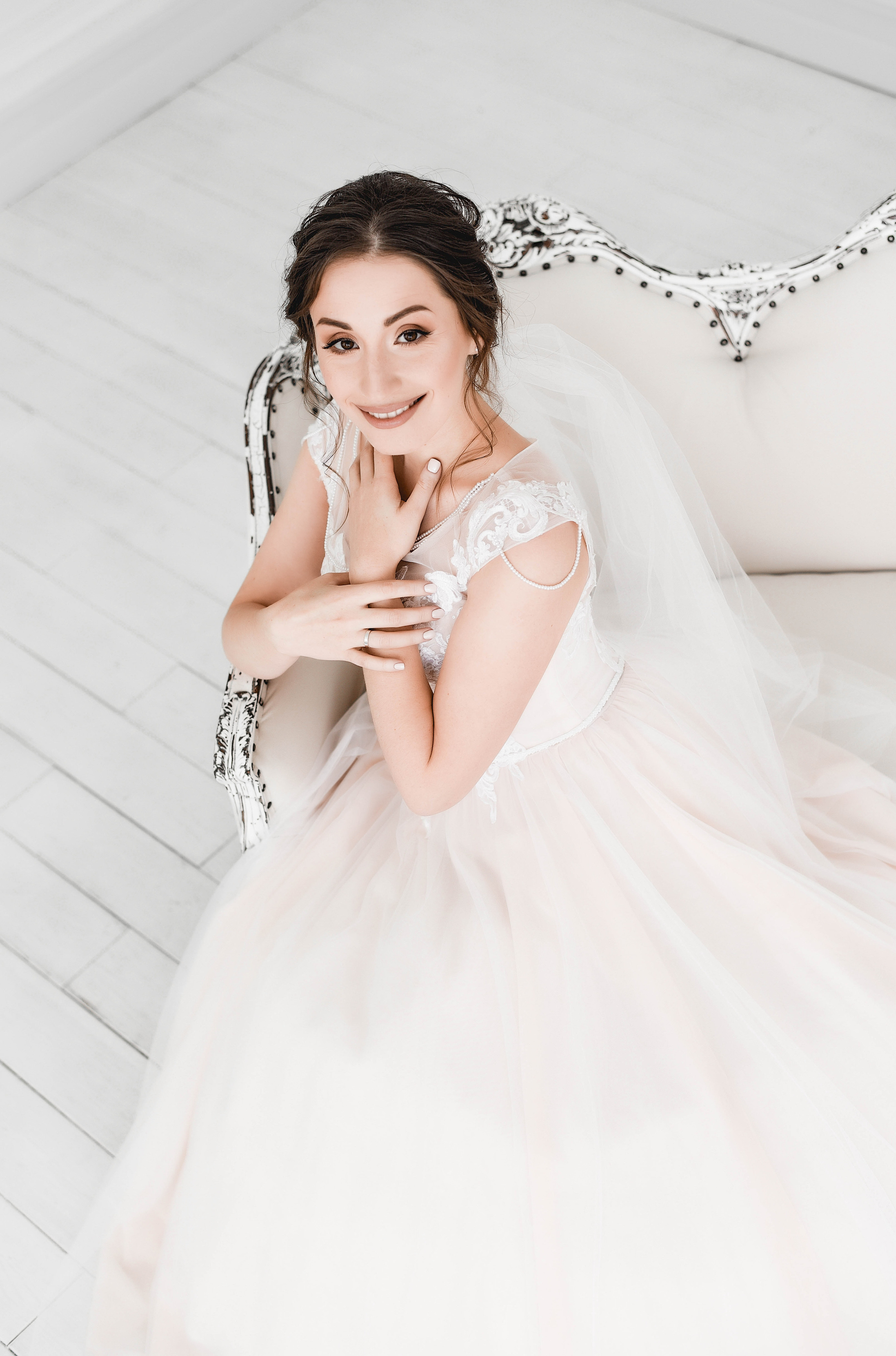 Красивая и нежная студийная серия Коли и Оли. Свадебный, семейный, детский, контент фотограф в Омске Максим Ильин