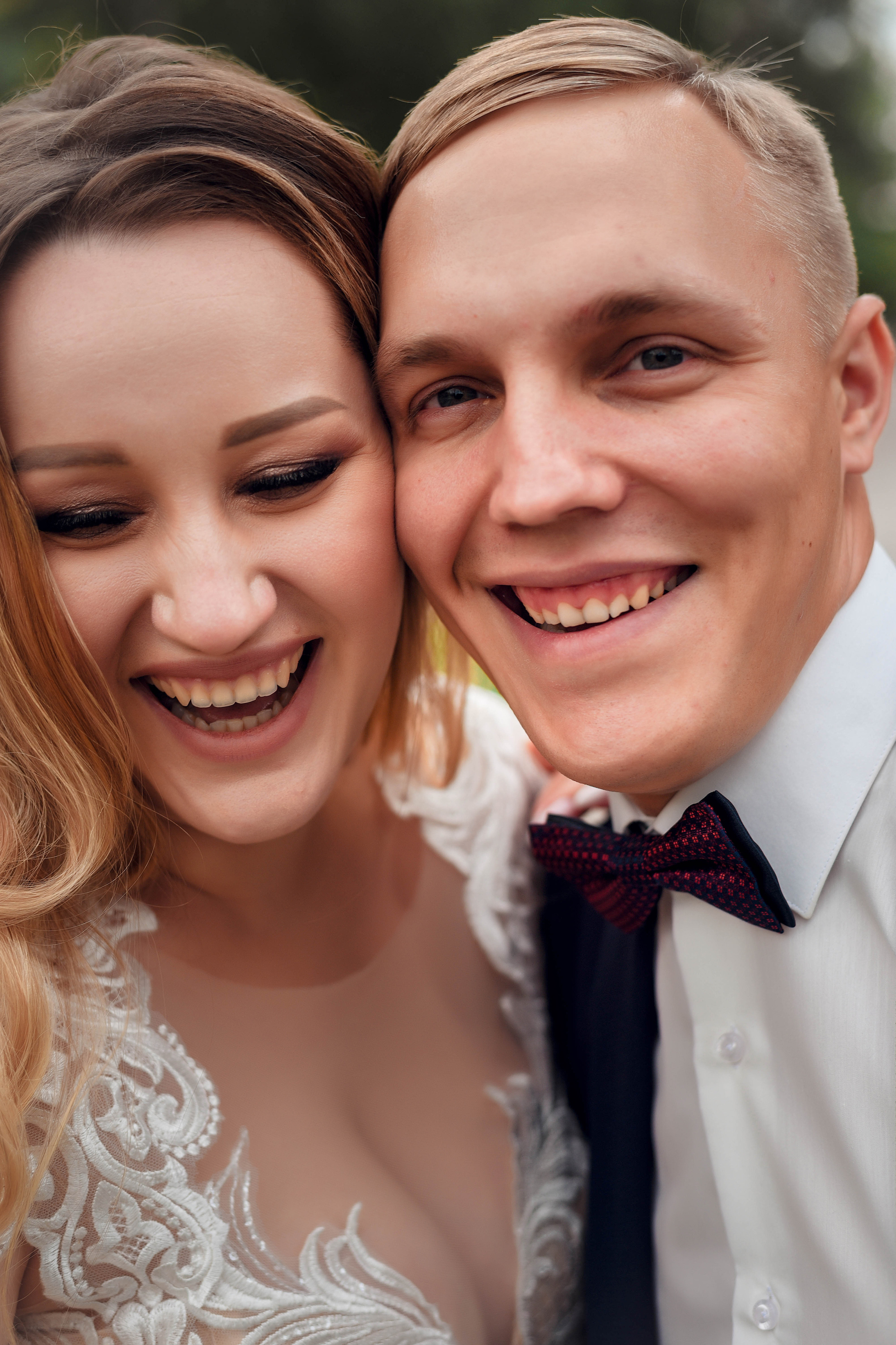 Летняя серия кадров с прогулки Александра и Юлии. Свадебный, семейный, детский, контент фотограф в Омске Максим Ильин