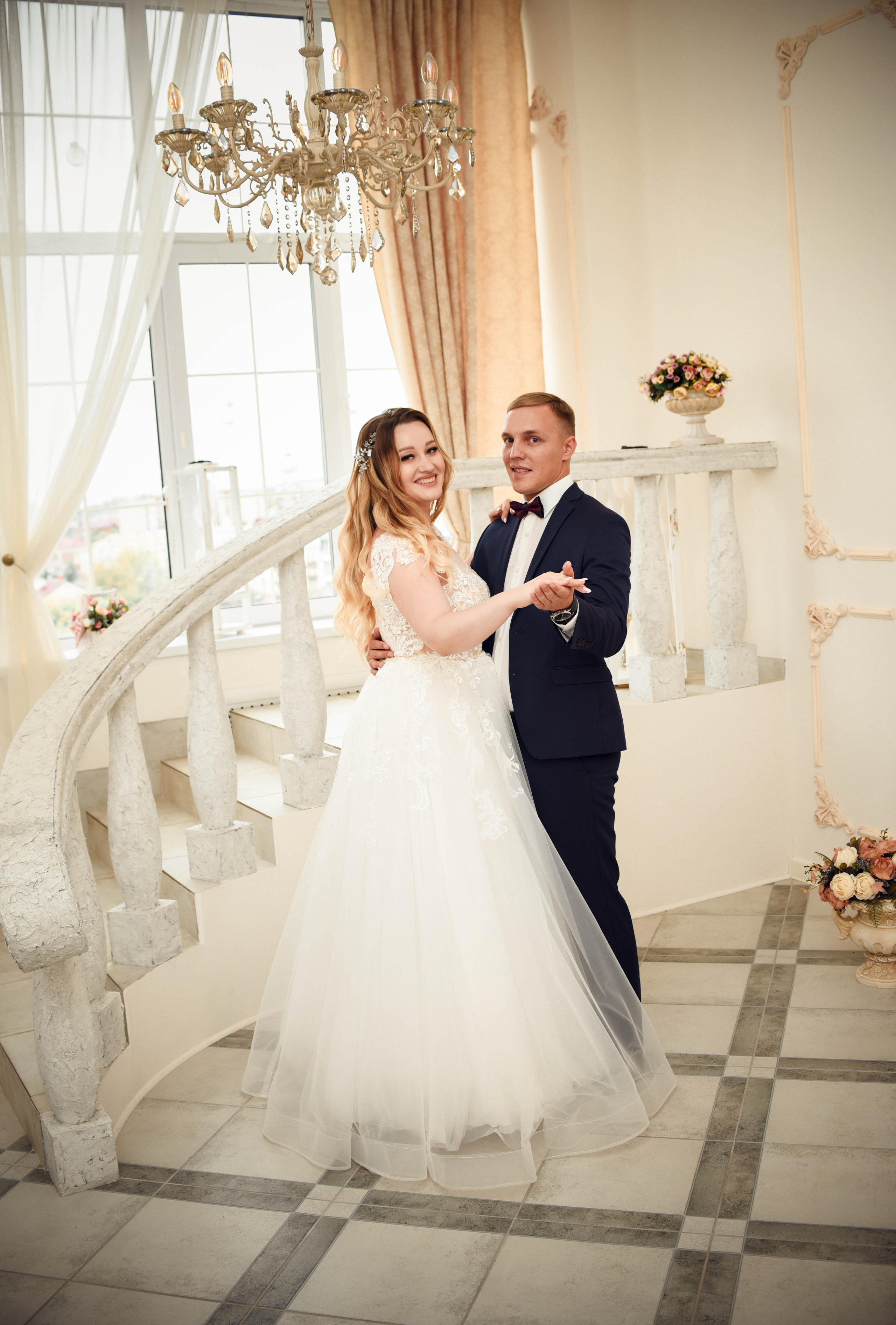 Летняя серия кадров с прогулки Александра и Юлии. Свадебный, семейный, детский, контент фотограф в Омске Максим Ильин