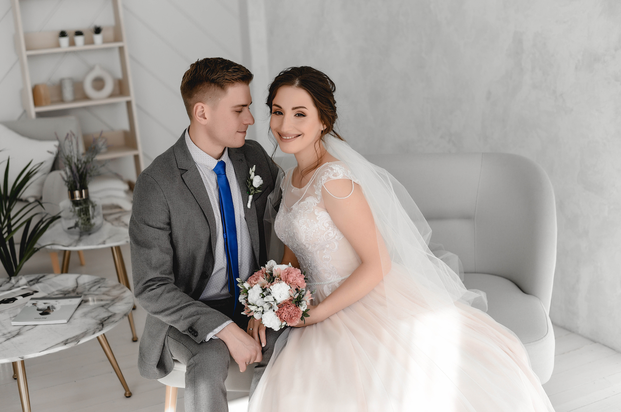 Красивая и нежная студийная серия Коли и Оли. Свадебный, семейный, детский, контент фотограф в Омске Максим Ильин