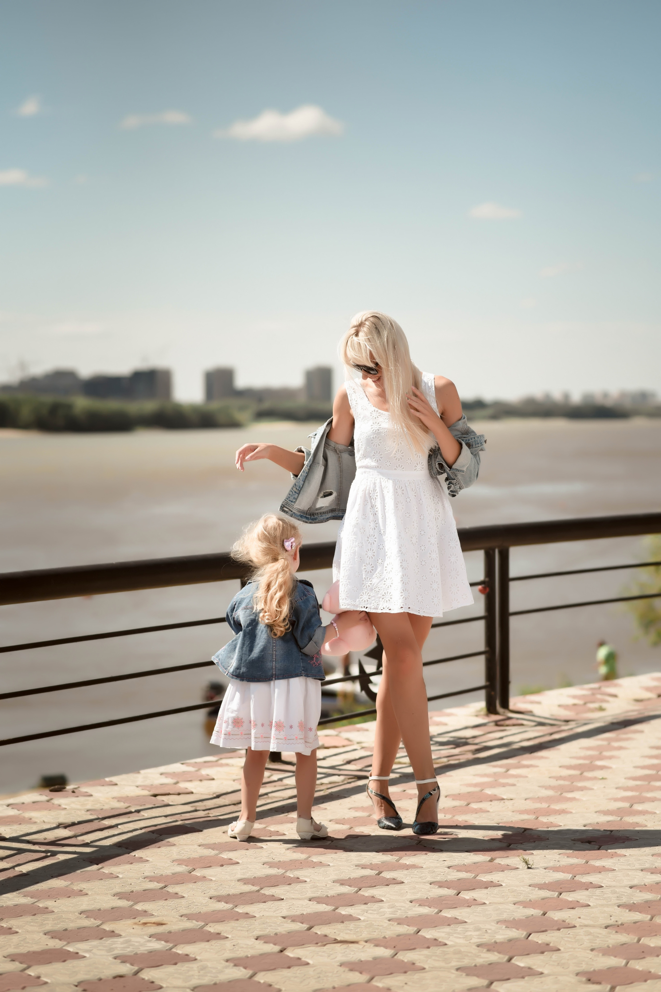 Прогулочные семейные, детские, индивидуальные фотосессии. Свадебный, семейный, детский, контент фотограф в Омске Максим Ильин