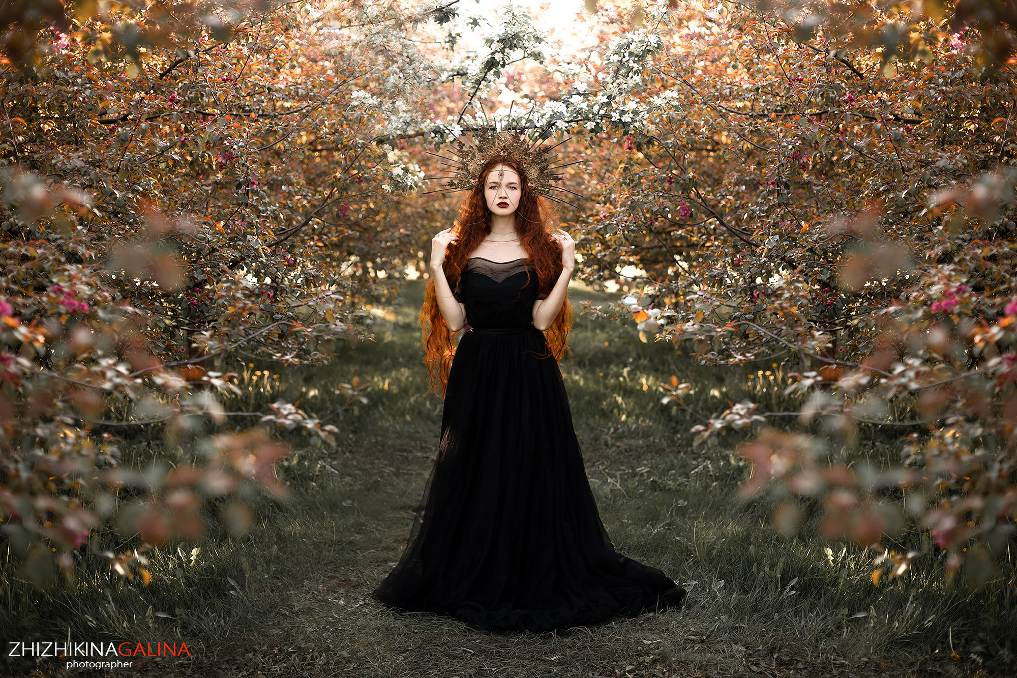 женский фотограф, фотогпрогулка, уличная фотосессия, фотосессия на улице, фотосессия в цветении, портретный фотограф, портретная фотосессия, фотограф москва, фотограф в москве, жижикина галина, женский портрет