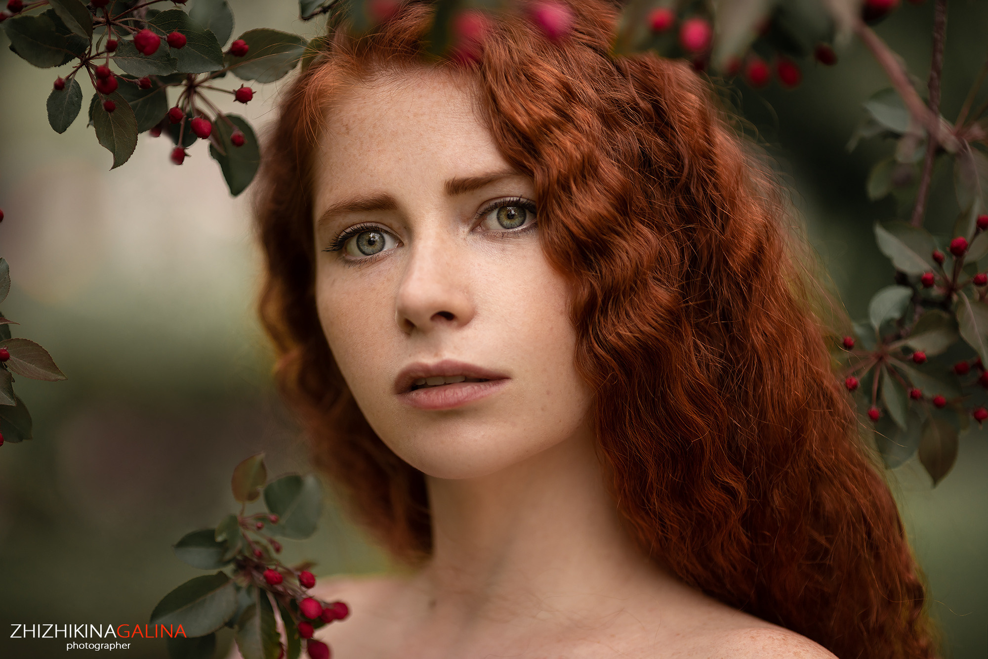 женский фотограф, фотогпрогулка, уличная фотосессия, фотосессия на улице, фотосессия в цветении, портретный фотограф, портретная фотосессия, фотограф москва, фотограф в москве, жижикина галина, женский портрет