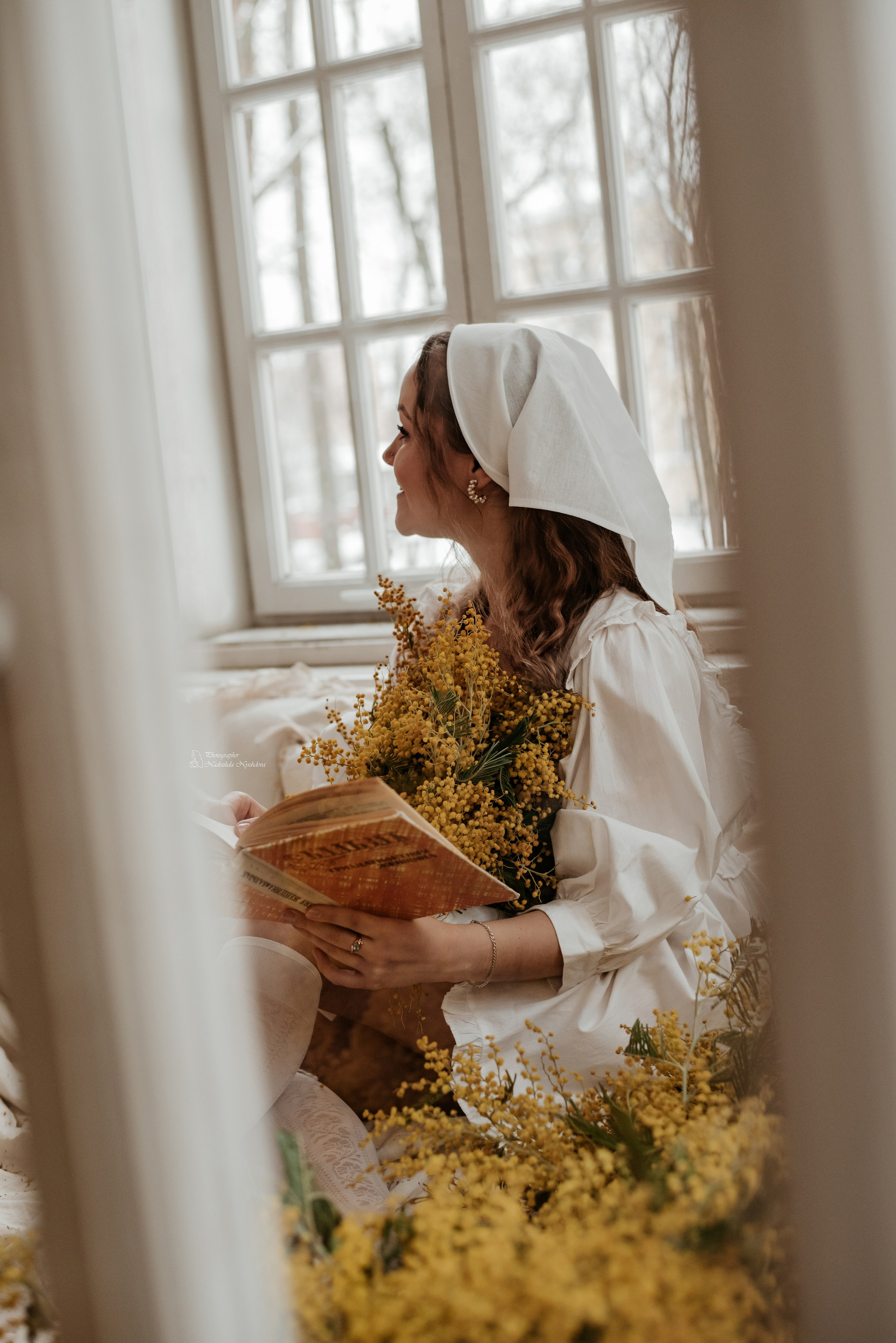 Фотограф: https://vk.com/capella.photo Модель: https://vk.com/lanasakuraa Организатор: https://vk.com/creative_photoday Место: https://vk.com/balcone.studio