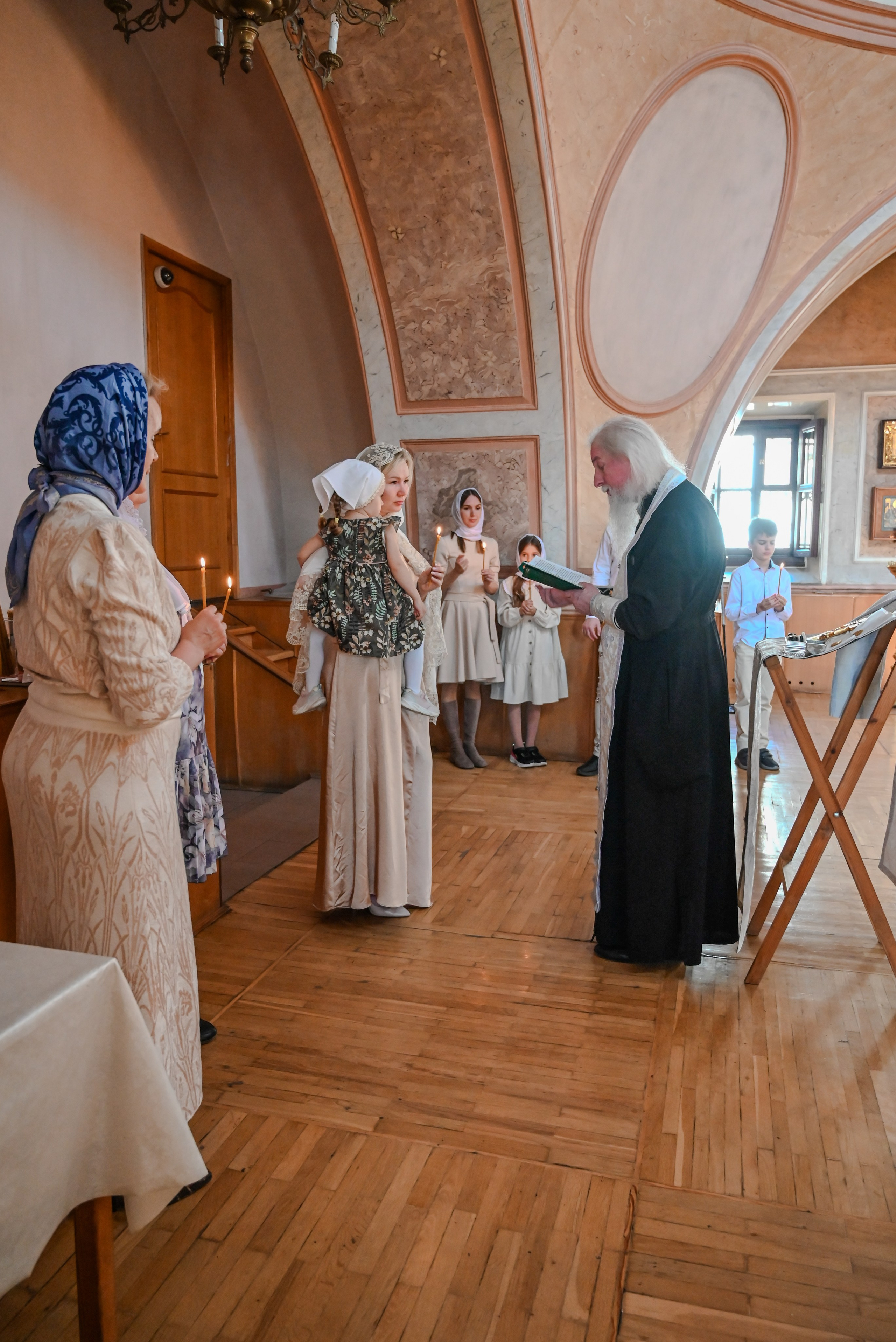 Крещение мама Анна. Семейный и детский фотограф Москва