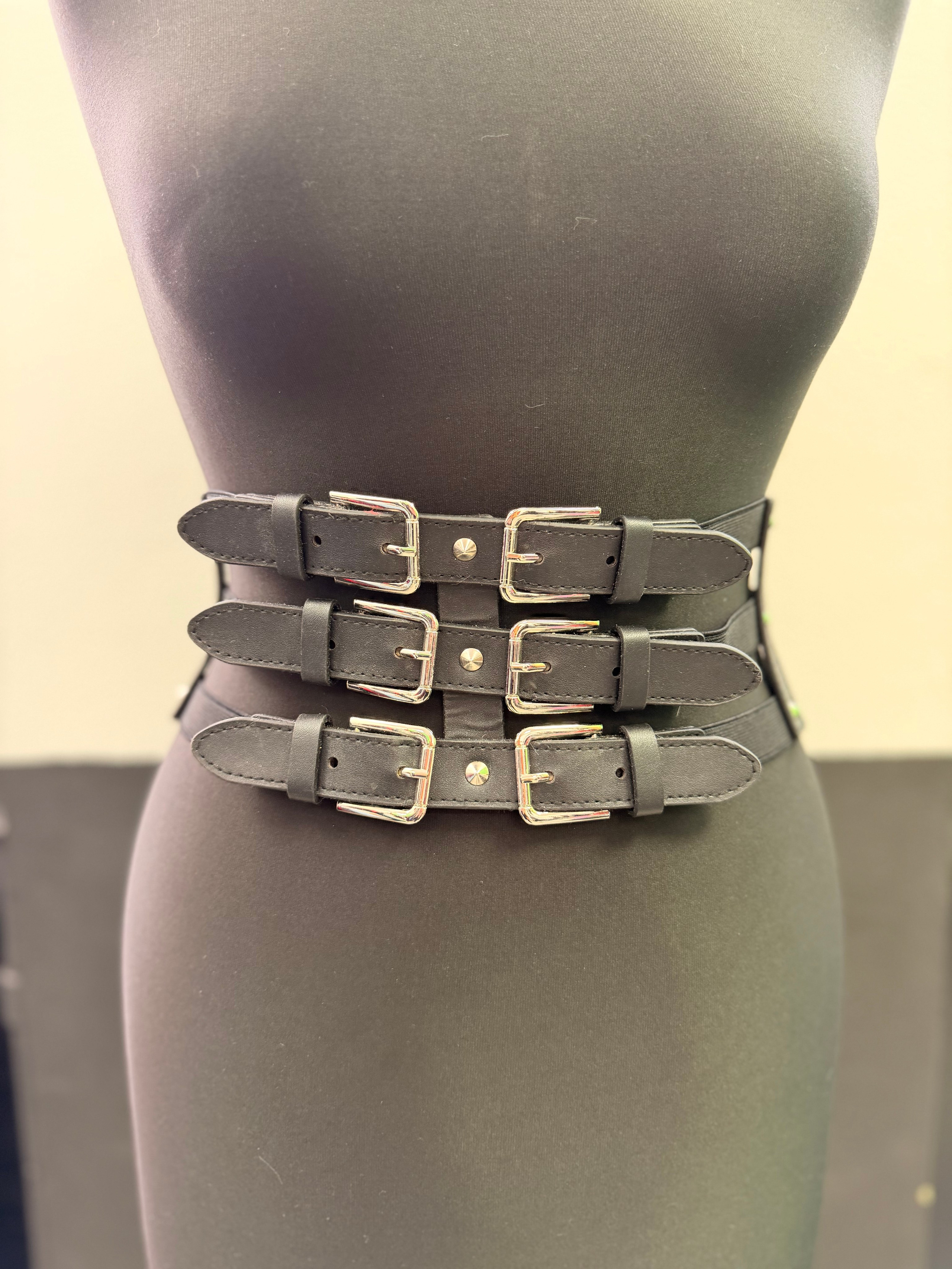 Корсеты в аренду. Аренда костюмов, платьев и реквизита для фотосессий на Камчатке