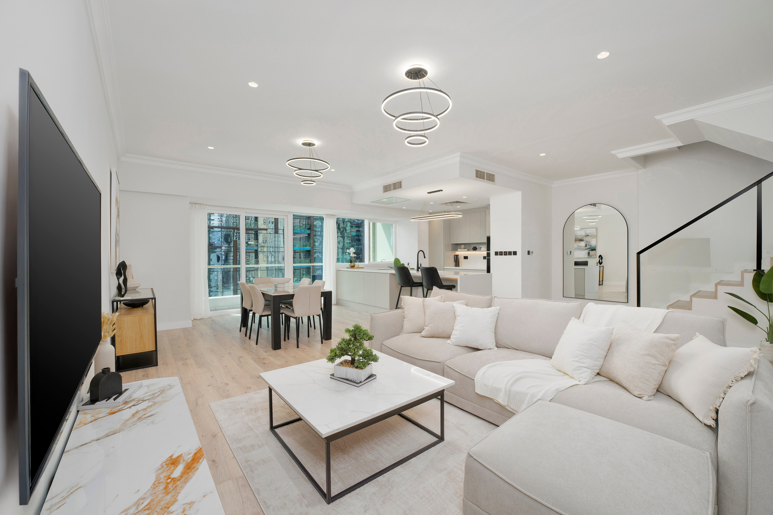 Advertising photographer in Dubai — Maxim Mitrofanov