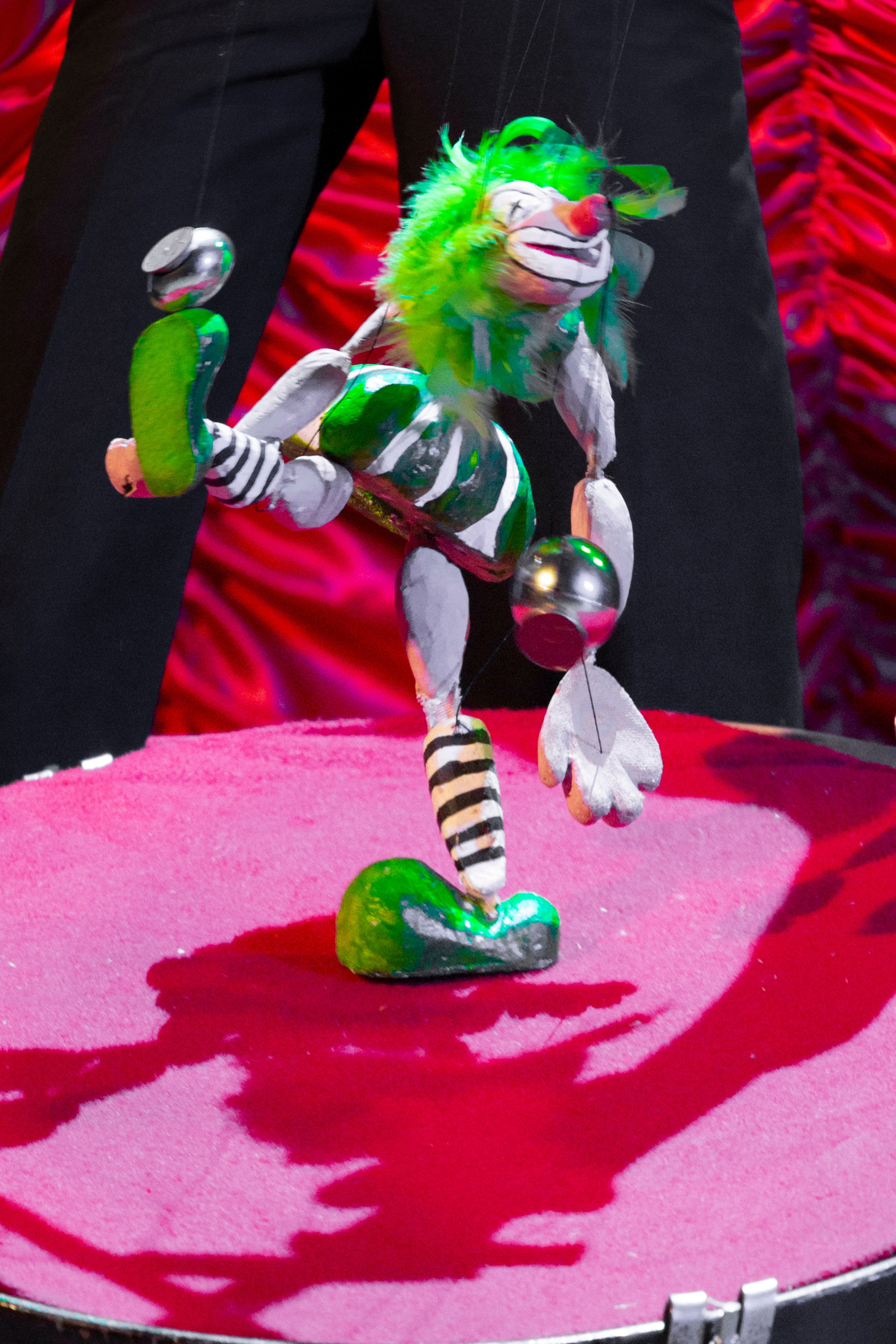 Цирк из Саквояжа спектакль театра САКВОЯЖ. Фотограф в Сочи Юрий Шептаев