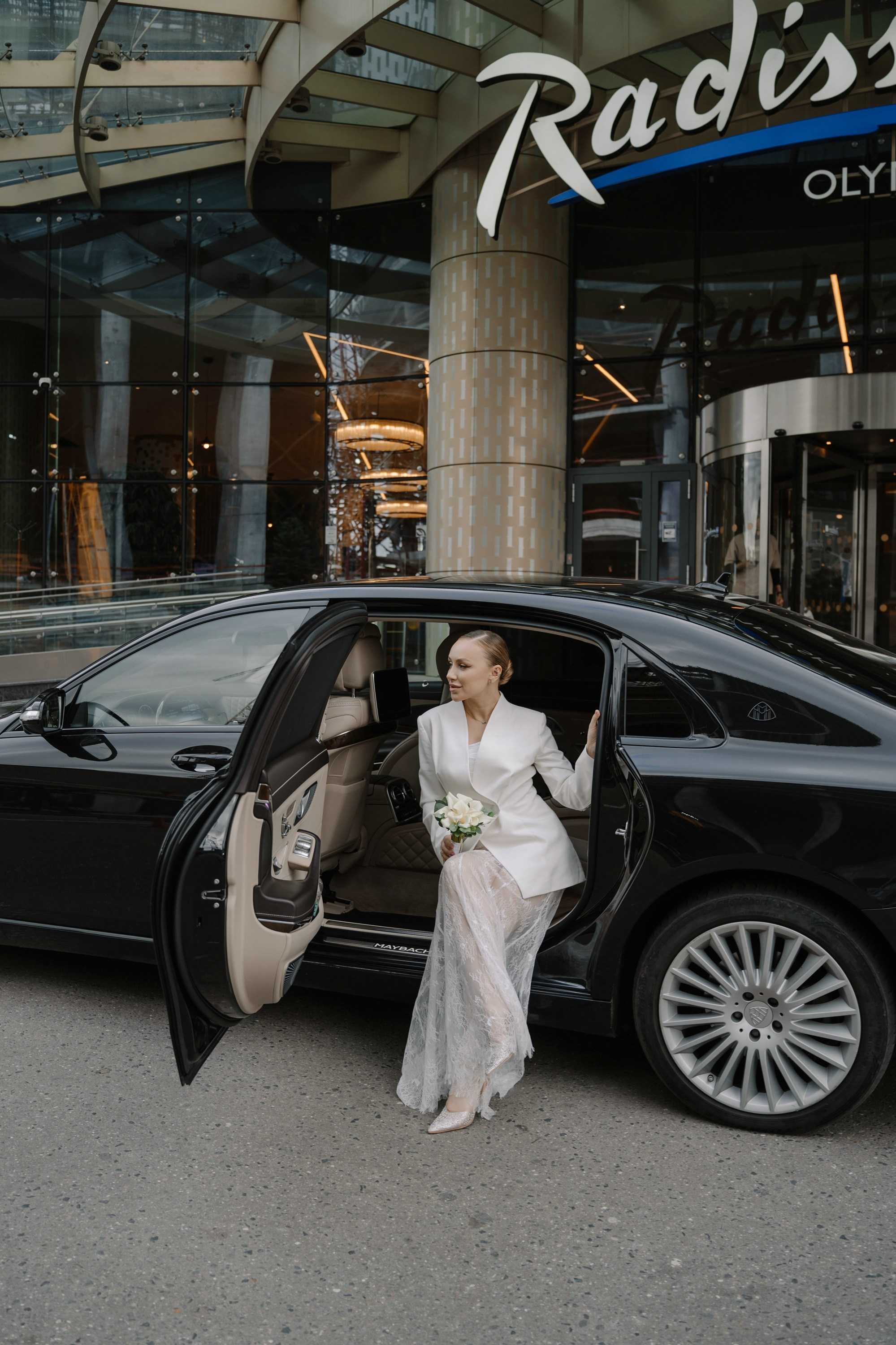 Свадебные фотографии в отеле Рэдиссон Олимпийский Москва 