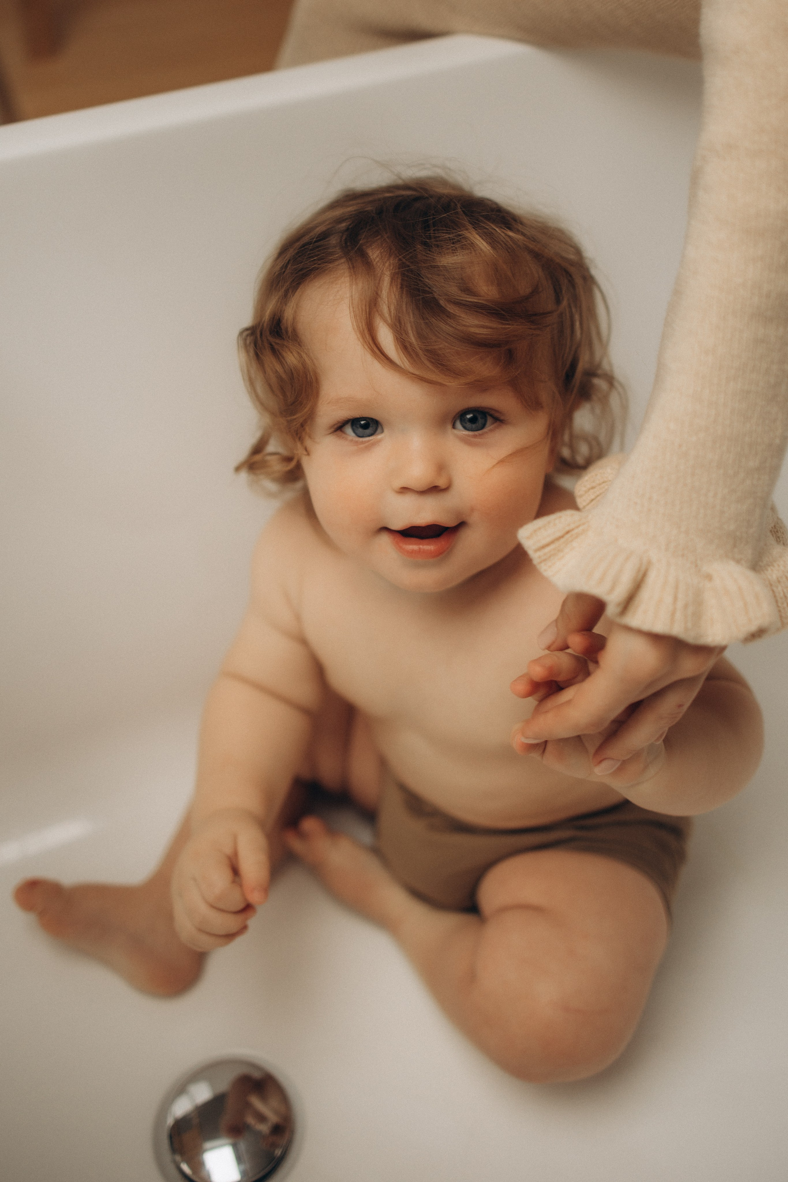 Алена, Вова, Святик. Фотокарточки о вас и о большой любви!