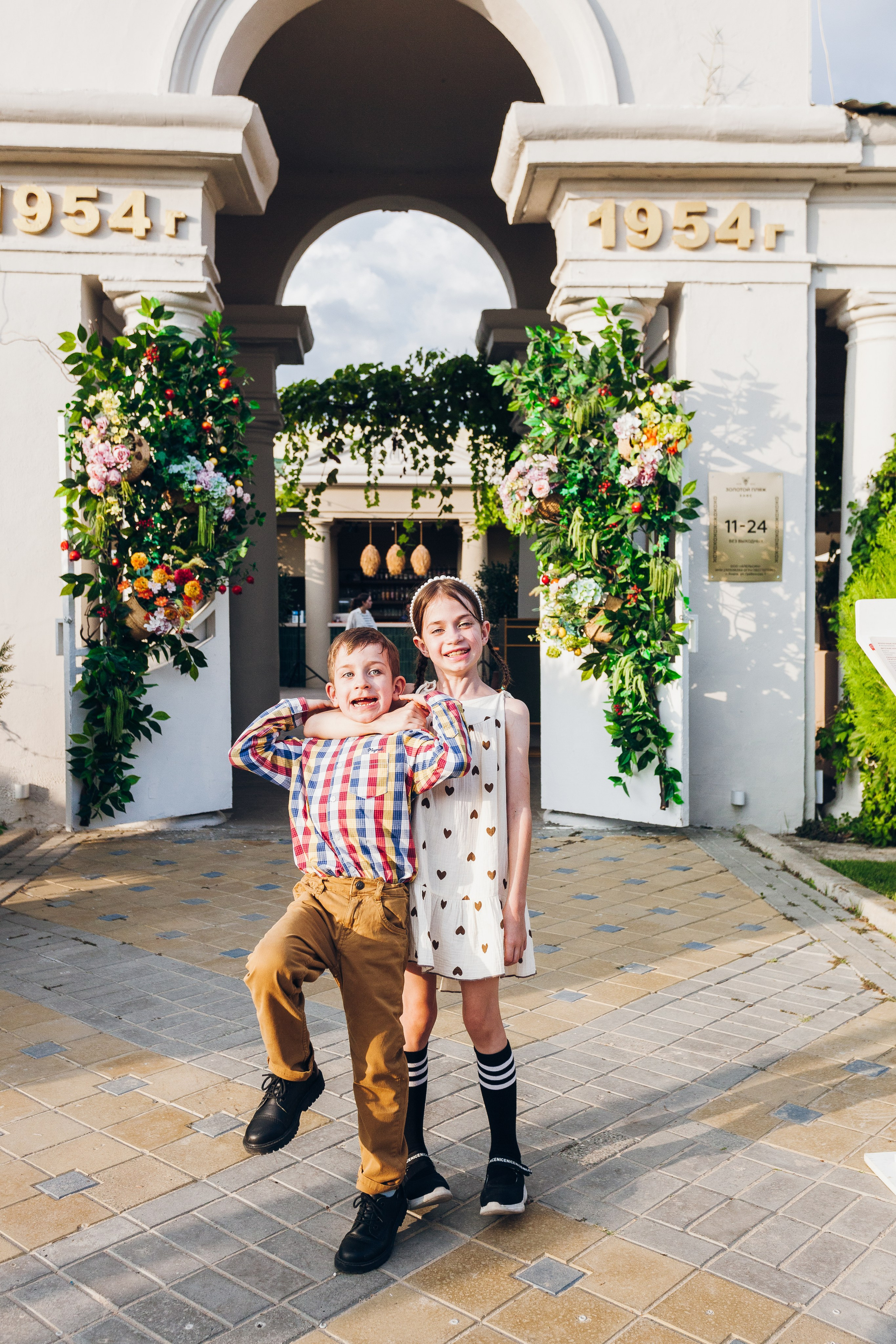 День рождение в уютном ресторане. Фотограф Денис Денисов