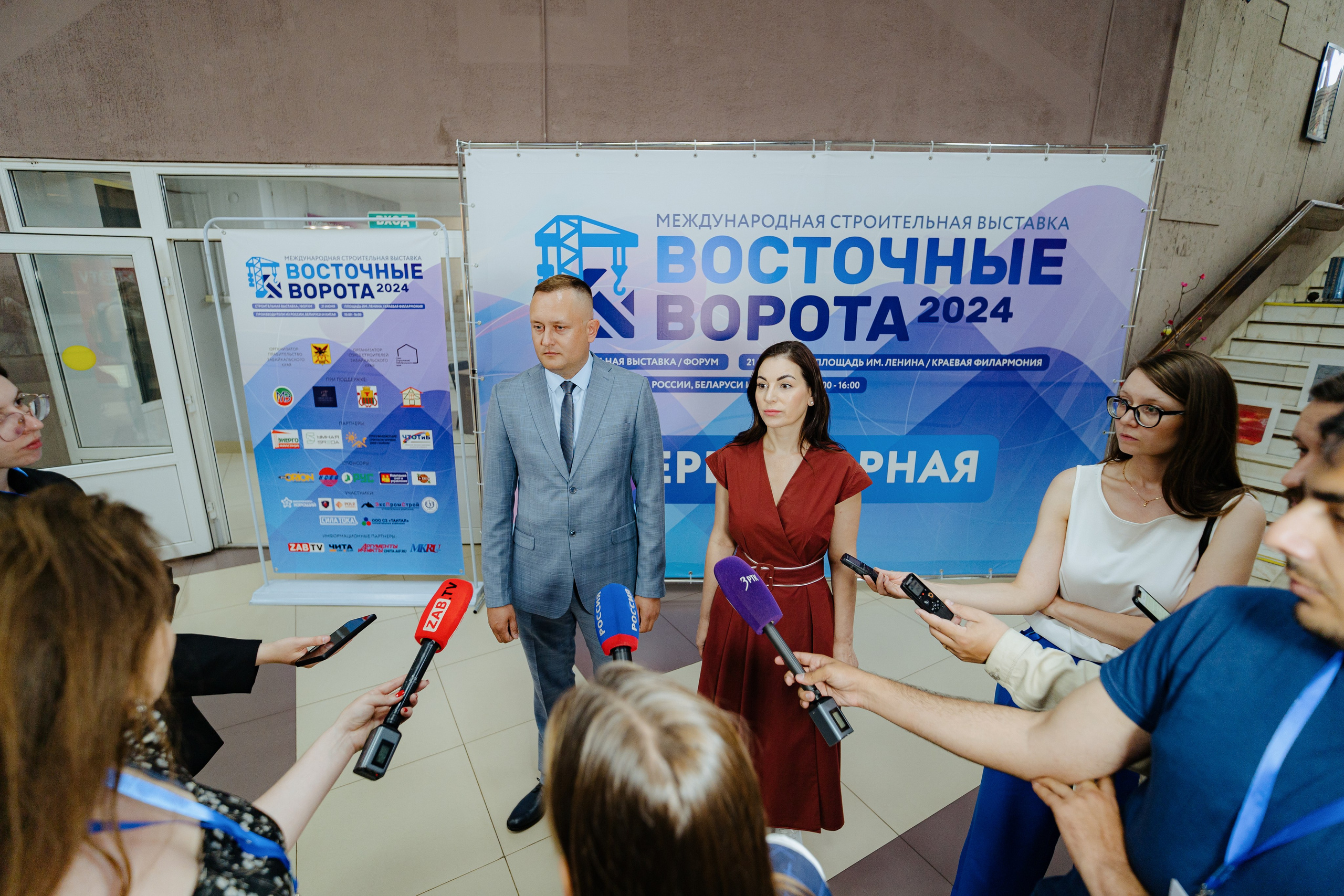 Строительная выставка «Восточные ворота 2024». Свадьба Чита. Свадебный фотограф Чита Алексей Тестов
