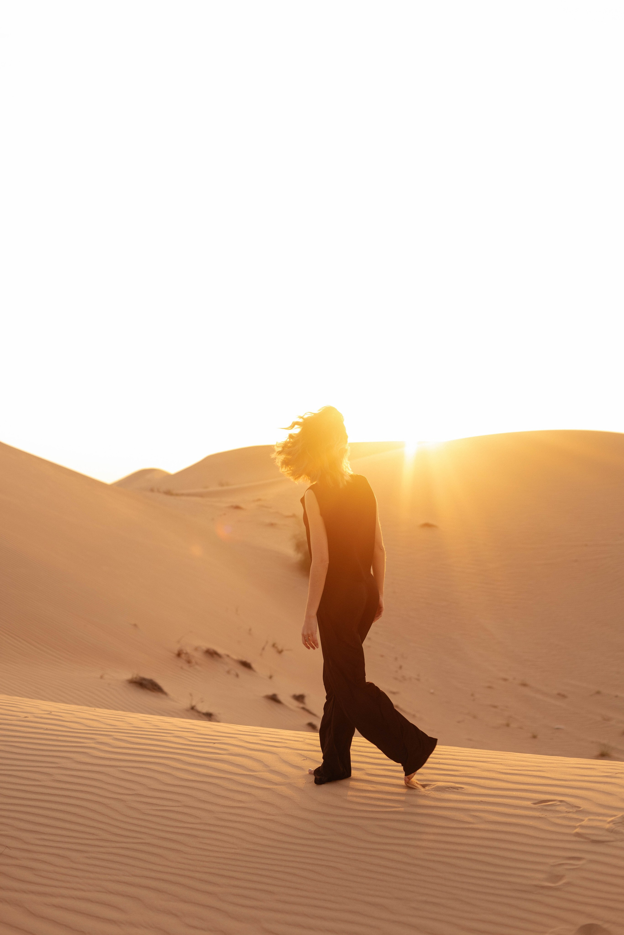 Наташа в пустыне 22 год. Фотограф и видеограф в Москве и Абу Даби Мария Кулагина