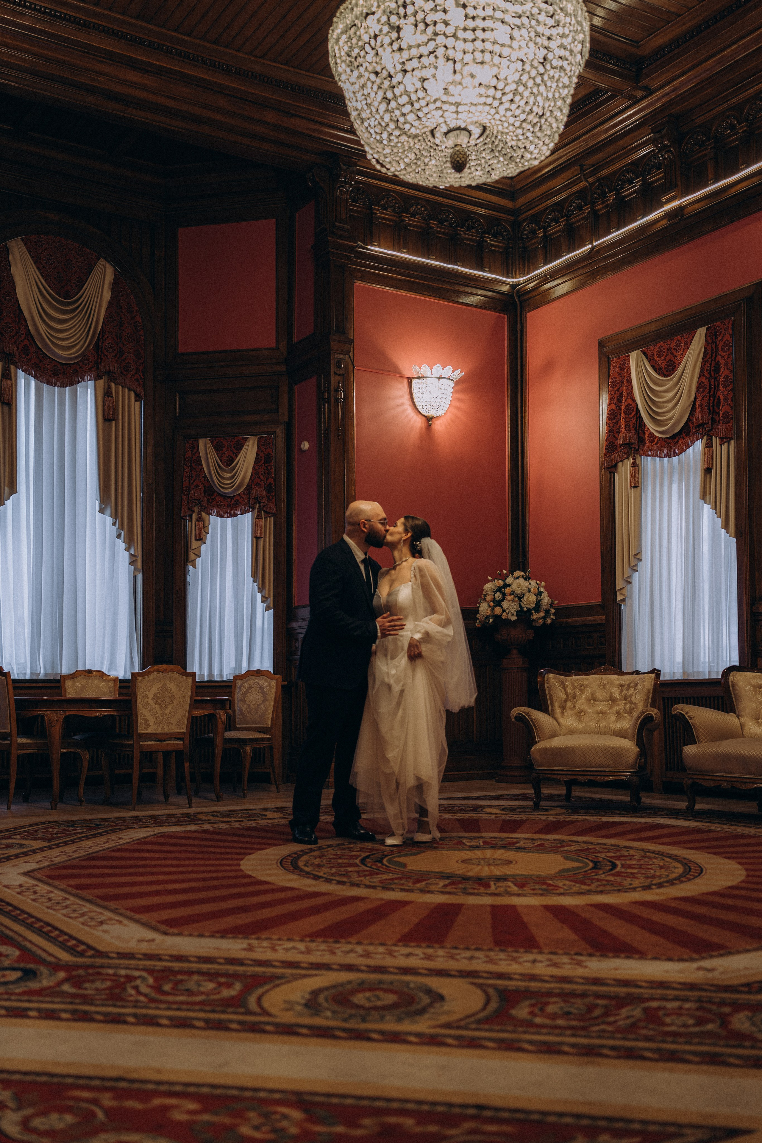 СВАДЕБНАЯ СЬЕМКА ВО ВТОРОМ ДВОРЦЕ (ДЕКАБРЬ) ТАКЖЕ СЬЕМКА В СТУДИИ НА ЧЕРНЫШЕВСКОЙ. Профессиональный фотограф, Санкт-Петербург — Виктория Богомолова