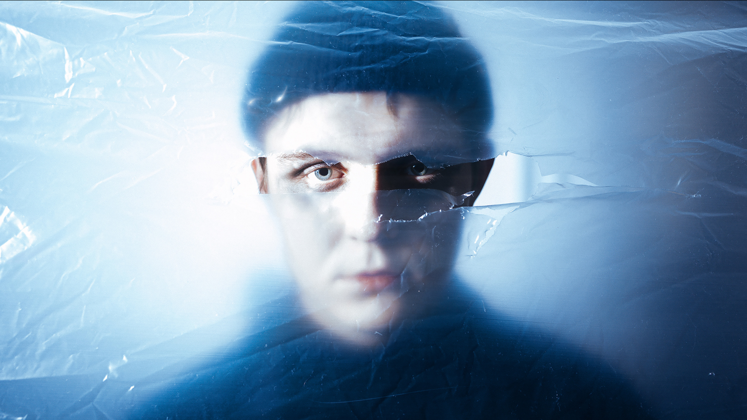 Red gloom. Портретный и репортажный фотограф в Казани Максим Сипачев