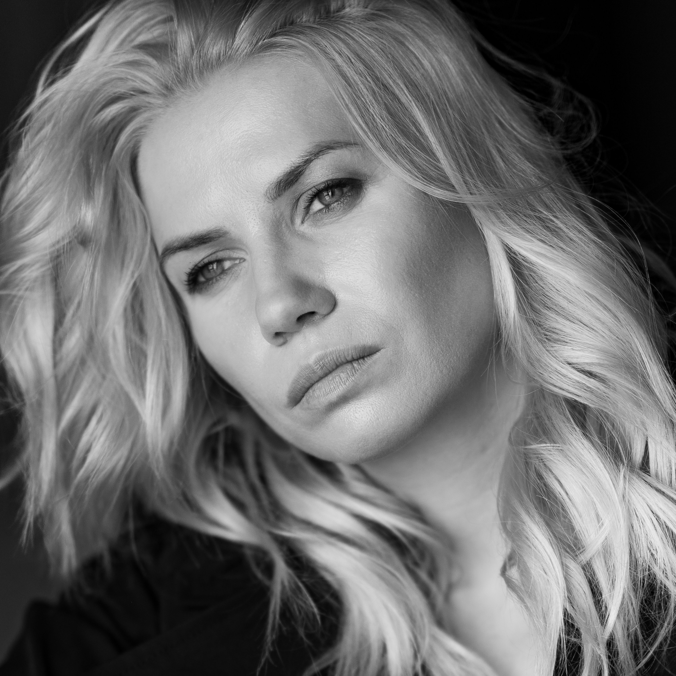 Женский портретный фотограф 35+ Воронеж. Добро пожаловать в магию ЧБ портрета