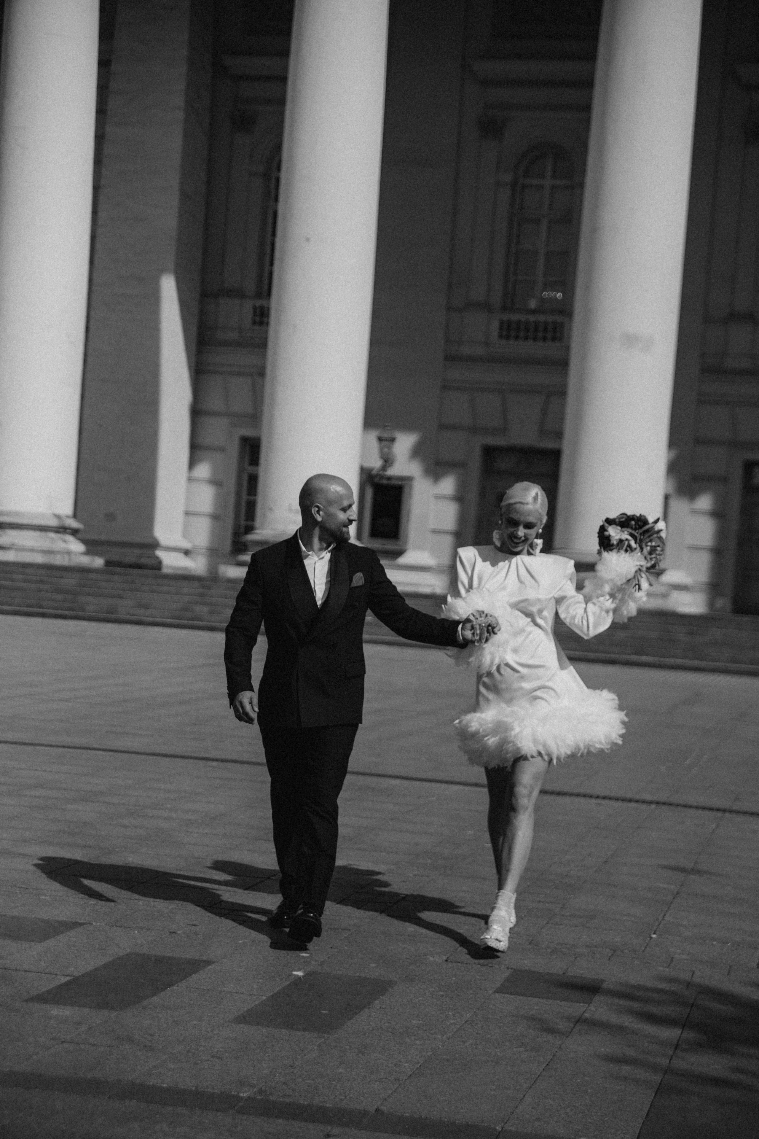 Прогулка у Большого театра. Гаврилова Настя семейный фотограф lifestyle в Москве