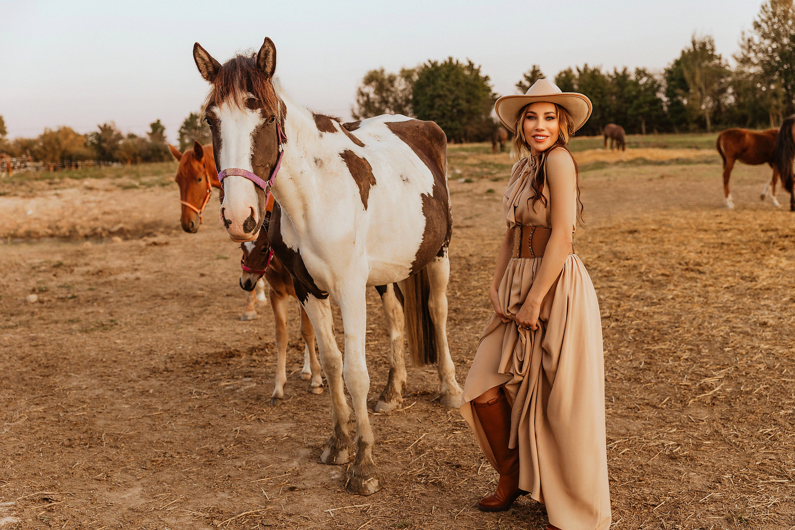Ирина конюшня Лошадкино. Фотограф в Калининграде свадебная фотография, репортажная, фотосессии