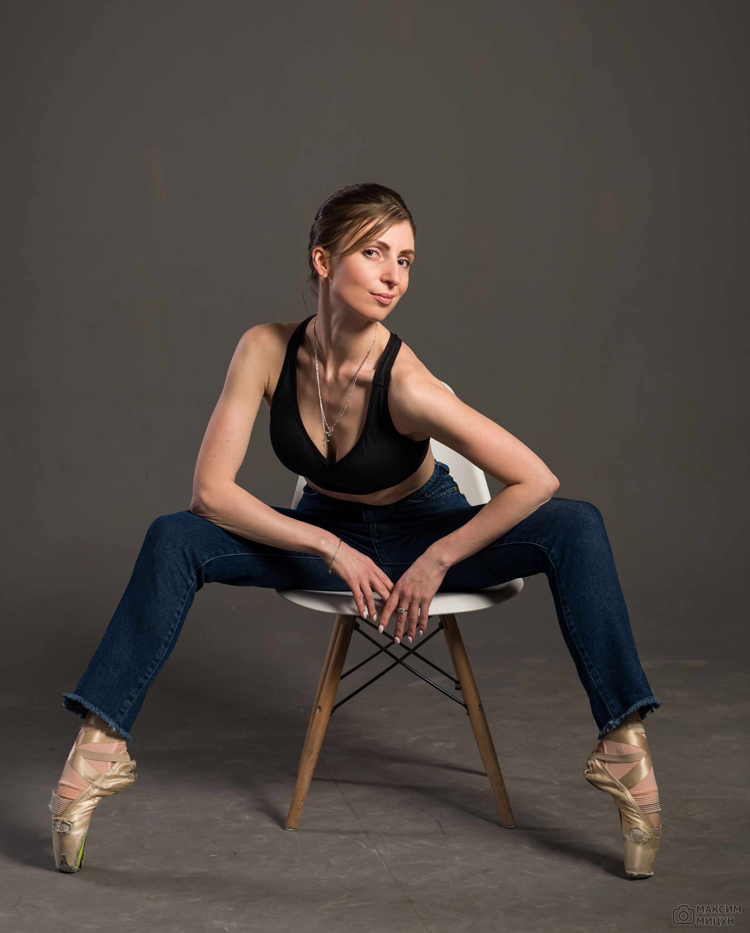 Портреты в студии. Фотограф Максим Мицун. Портрет, свадьба, репортаж, каталог