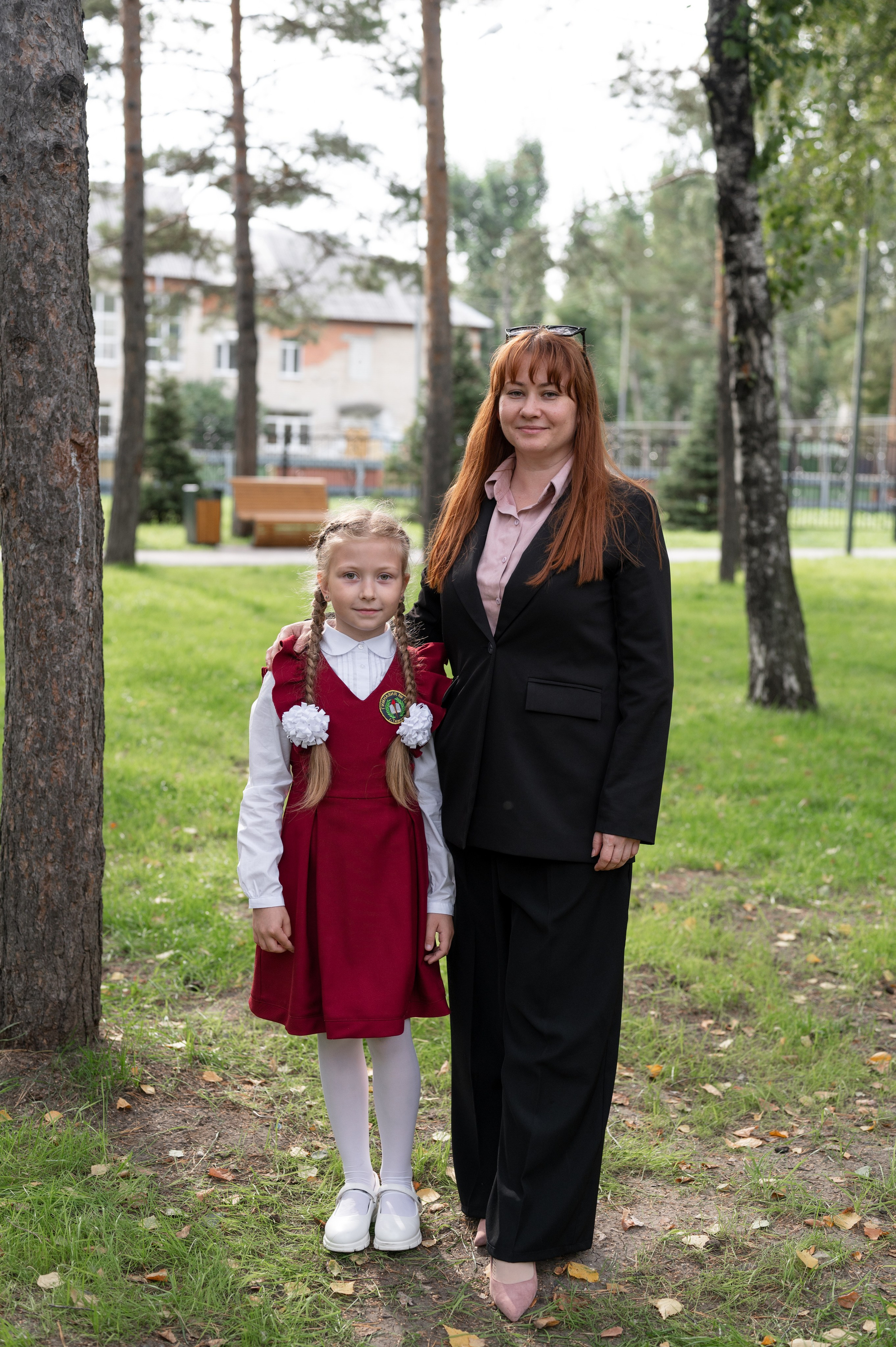 1 сентября 16 гимназия 2 класс (линейка + в классе+ на улице). Фотограф новорожденных, семейный детский в Тюмени Татьяна Морозова