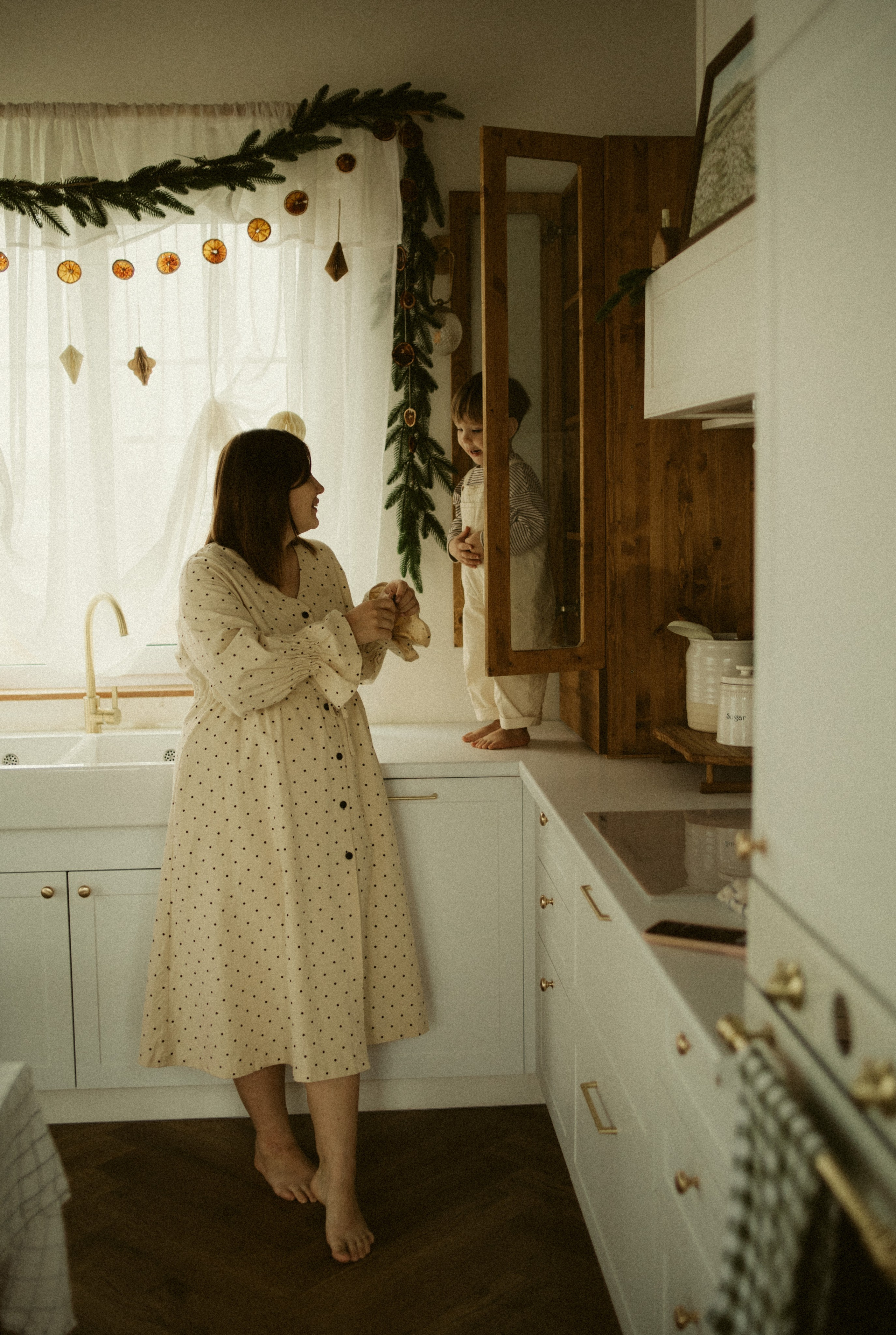 Семейная новогодняя фотосессия дома. Семейный фотограф в Краснодаре