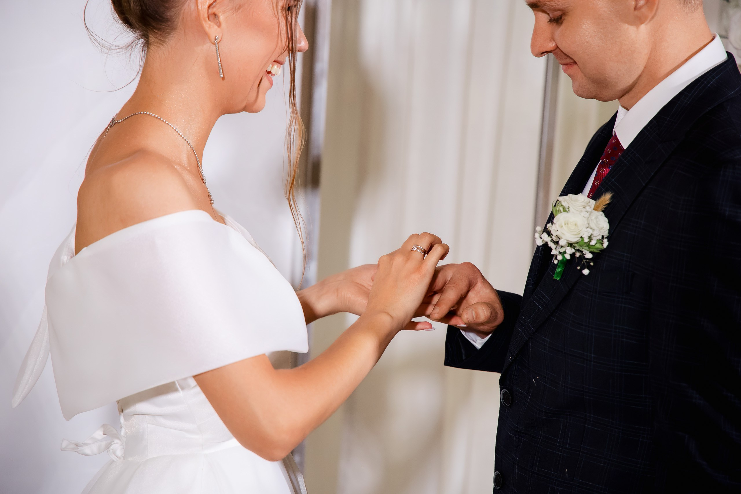 Евгений и Юлия. Совместные сборы. Интурист. Выездная. Фото с Китами. Свадебный фотограф в Хабаровске