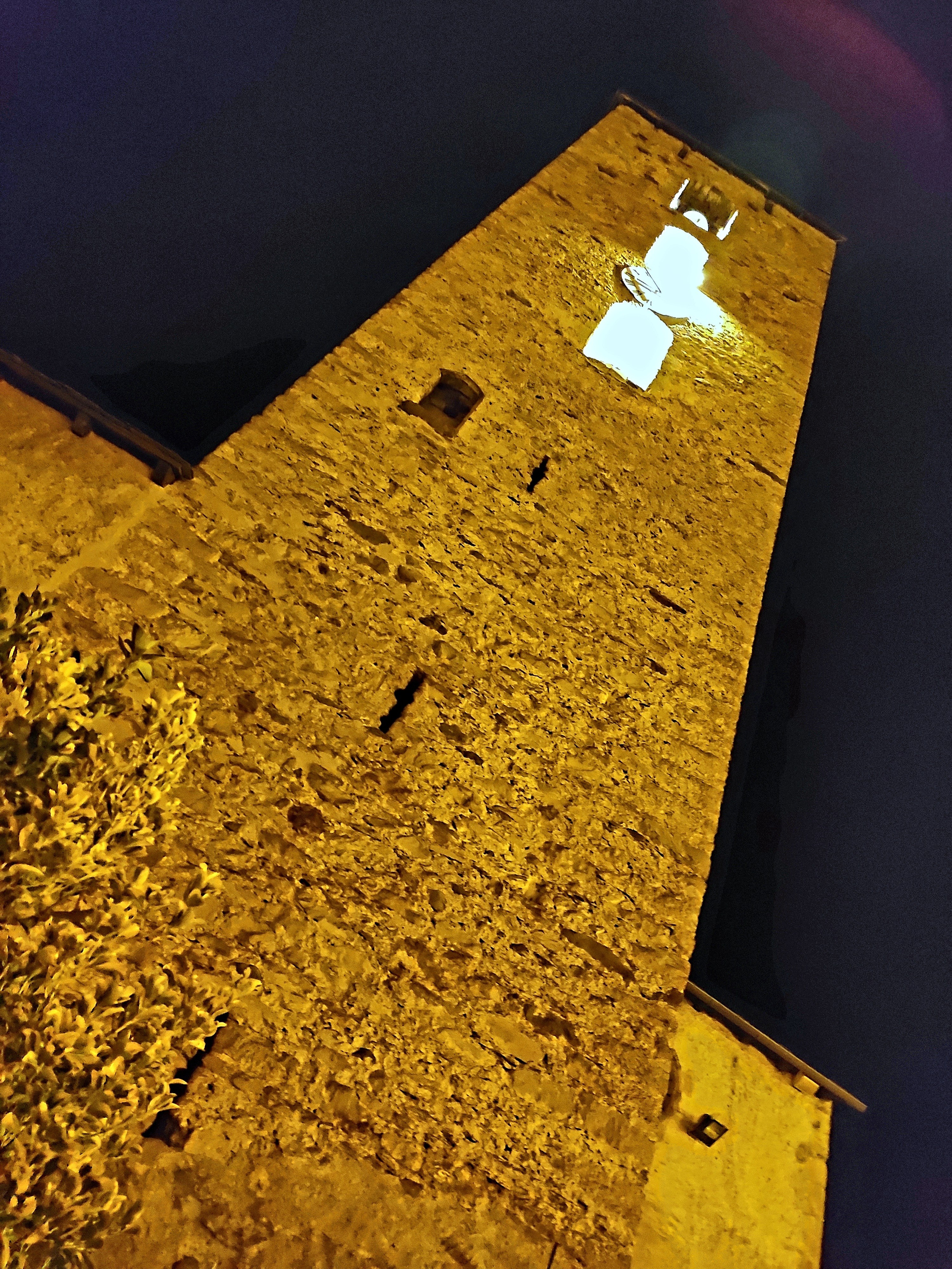 Вечерами, если оставались силы, шли прогуляться по Канильо