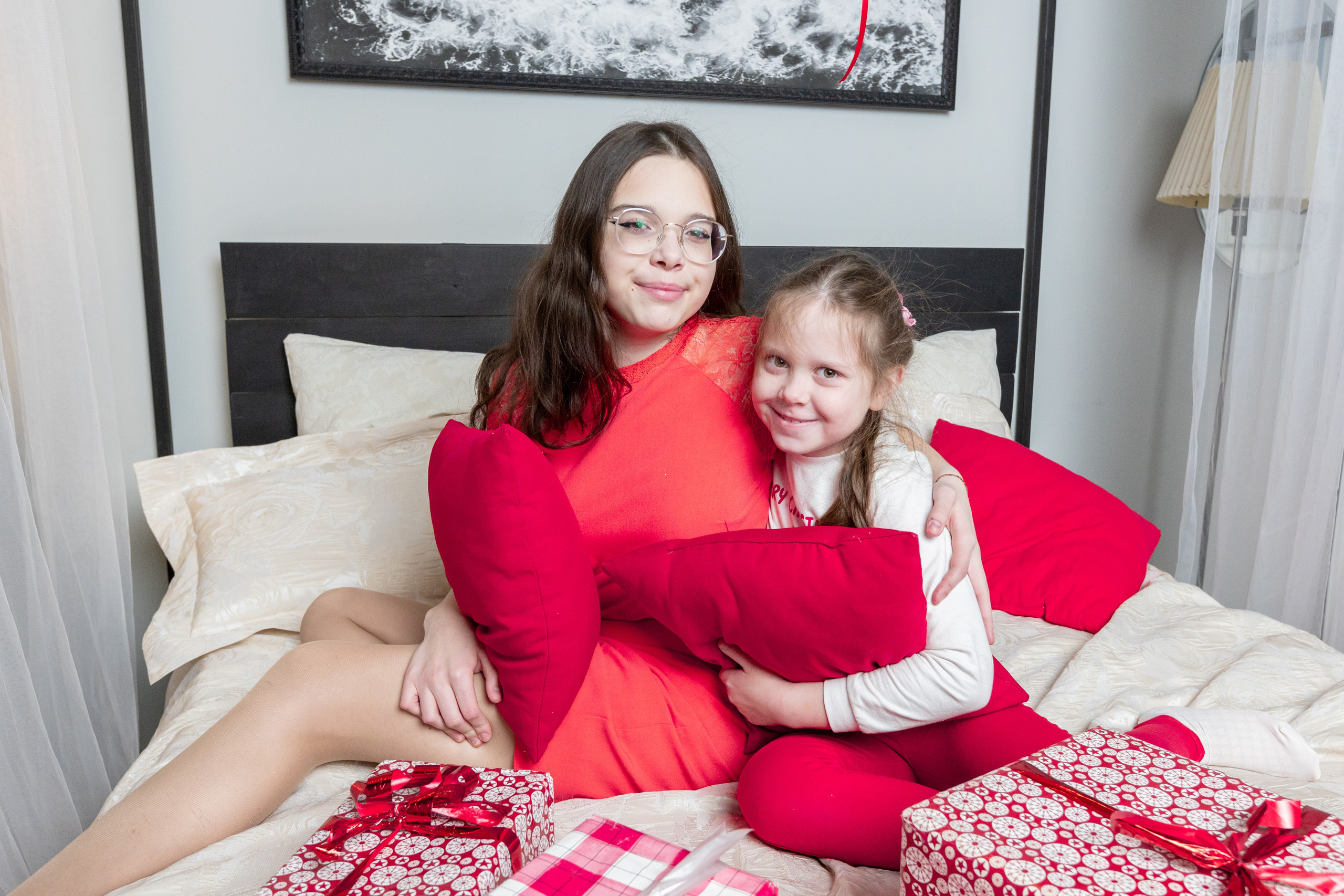 Предновогодняя фотосессия сестричек (3о минут в студии). Фотограф в Туле Крупский АнДРей. Фотостудия «КАДР71» в Туле