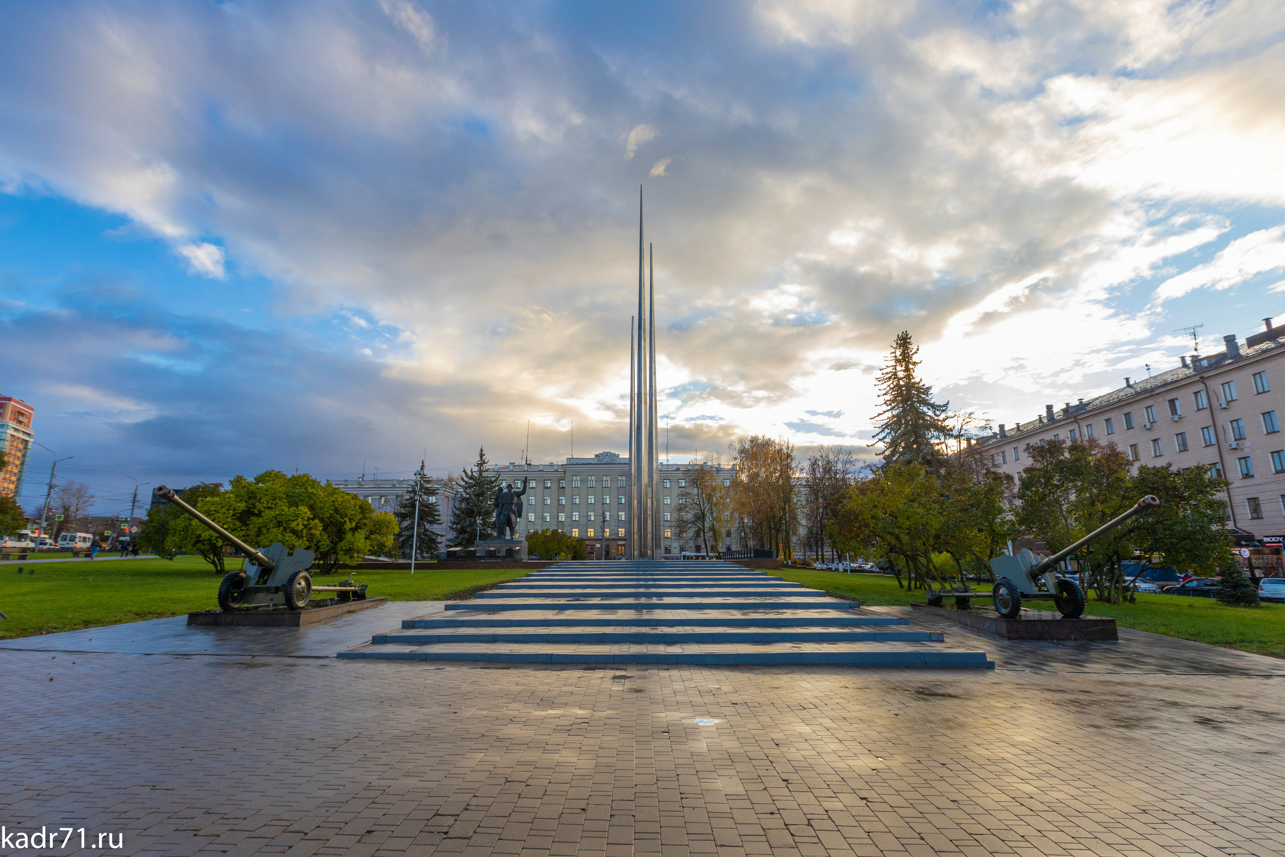 Мемориал «Три Штыка» на «Площади Победы» в г. Тула. Фотограф в Туле Крупский АнДРей. Фотостудия «КАДР71» в Туле