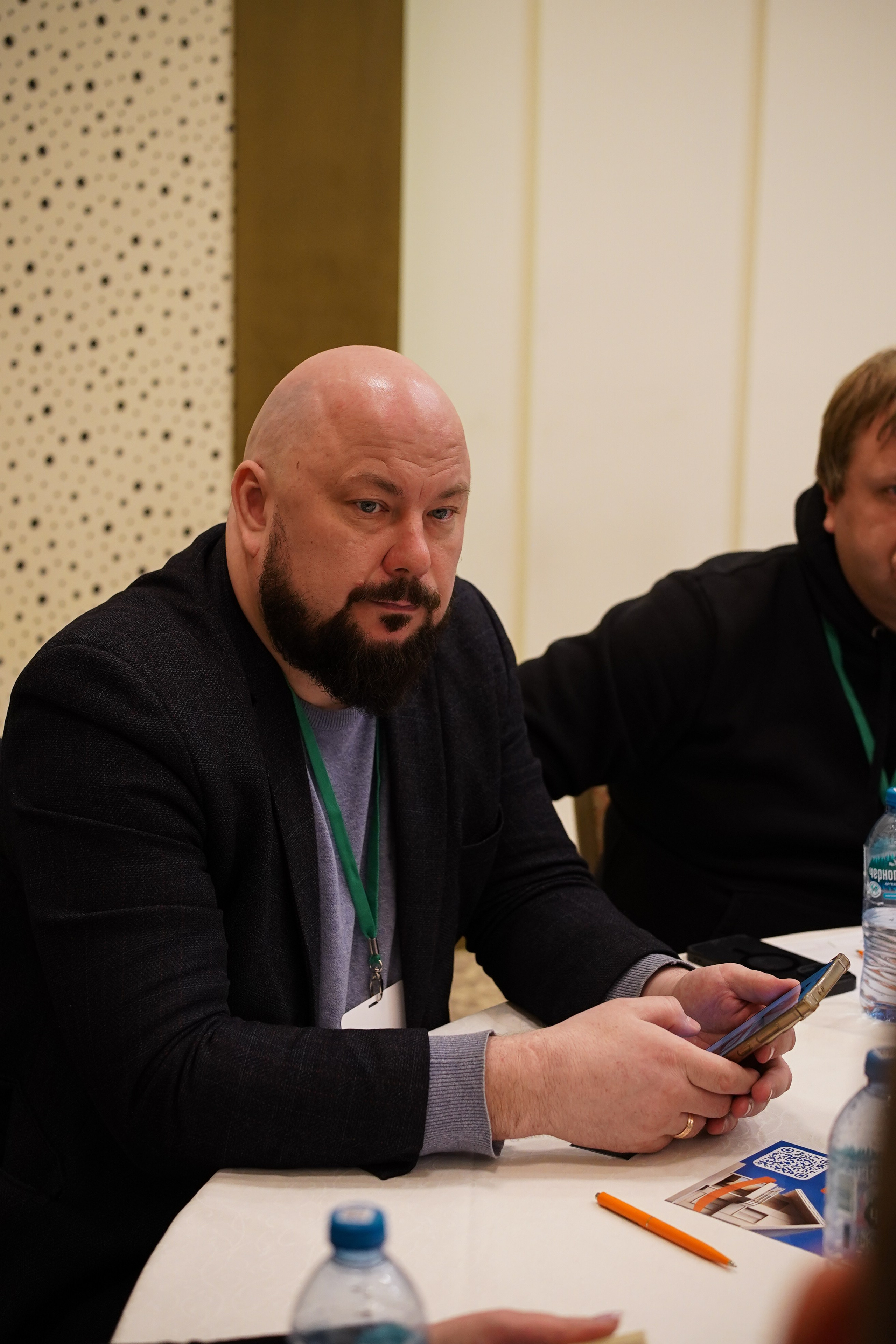 Малоэтажная страна конференция. Фотограф