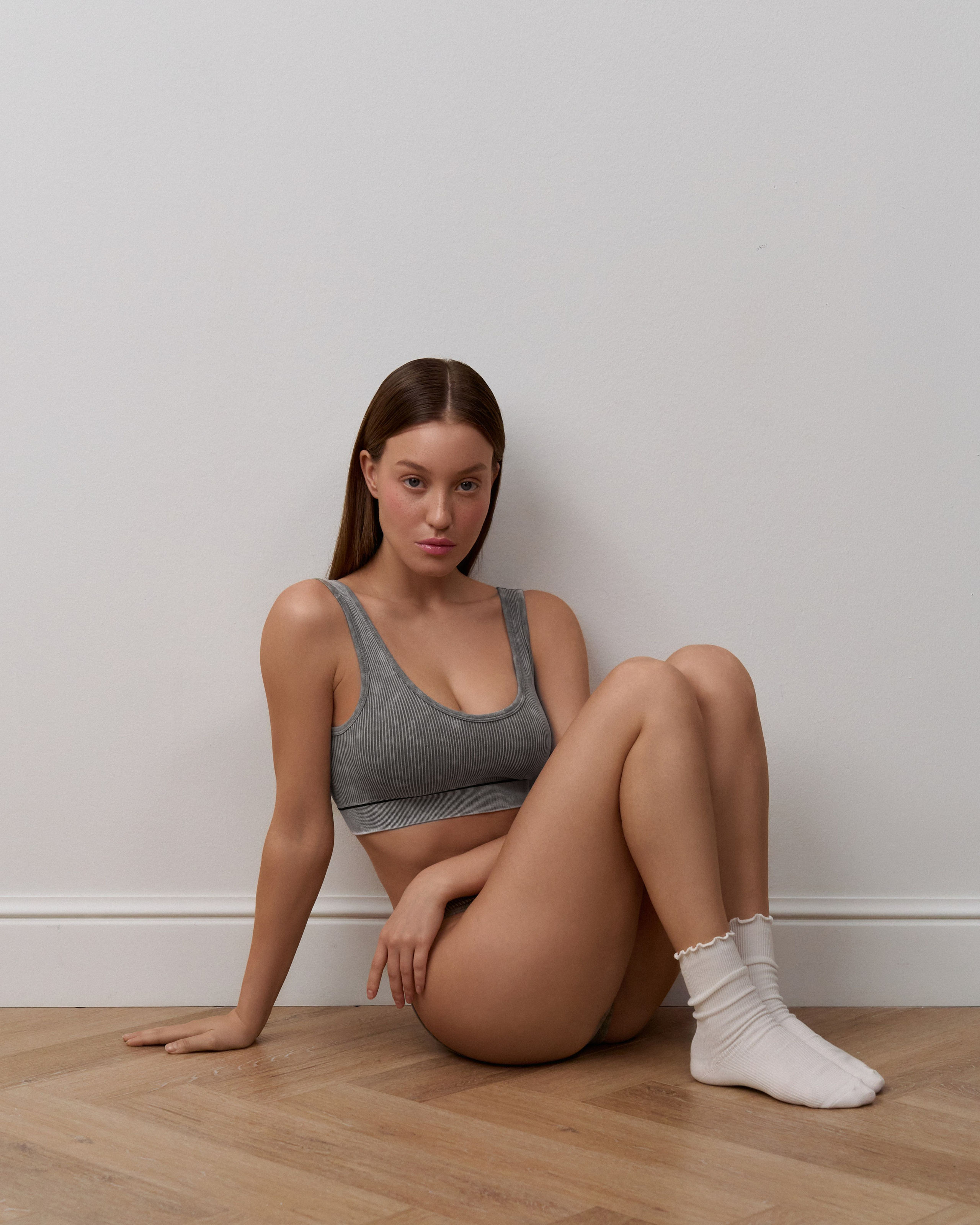 HOME MOOD. Creative Fashion Photographer & Art Director