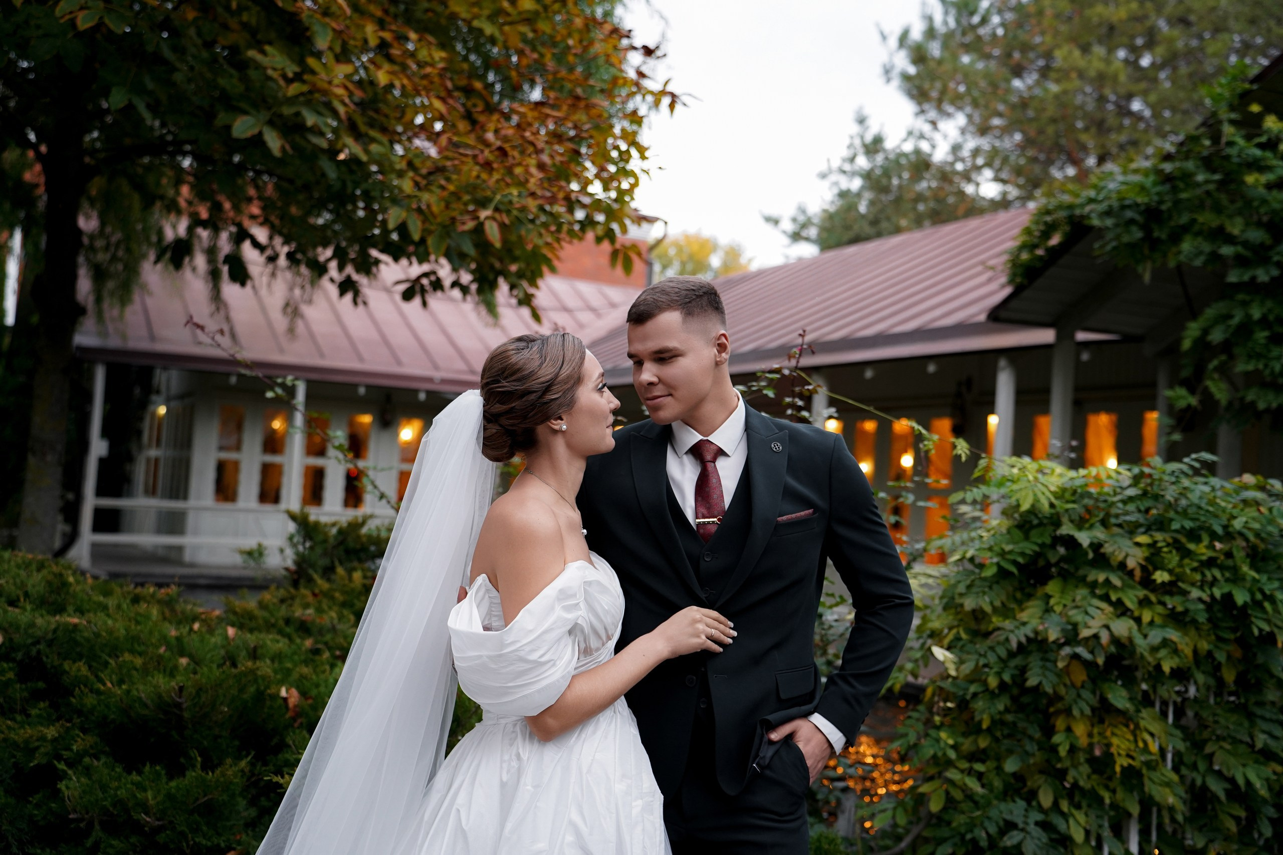 Свадебная экспресс-фотосессия на территории ресторана «Атаманская усадьба» в Ростове-на-Дону. Дмитрий и Арина 💫. Свадебный фотограф в Ростове-на-Дону. Таинство Крещения и Венчания, семейные фотосессии. Алёна Чёботова