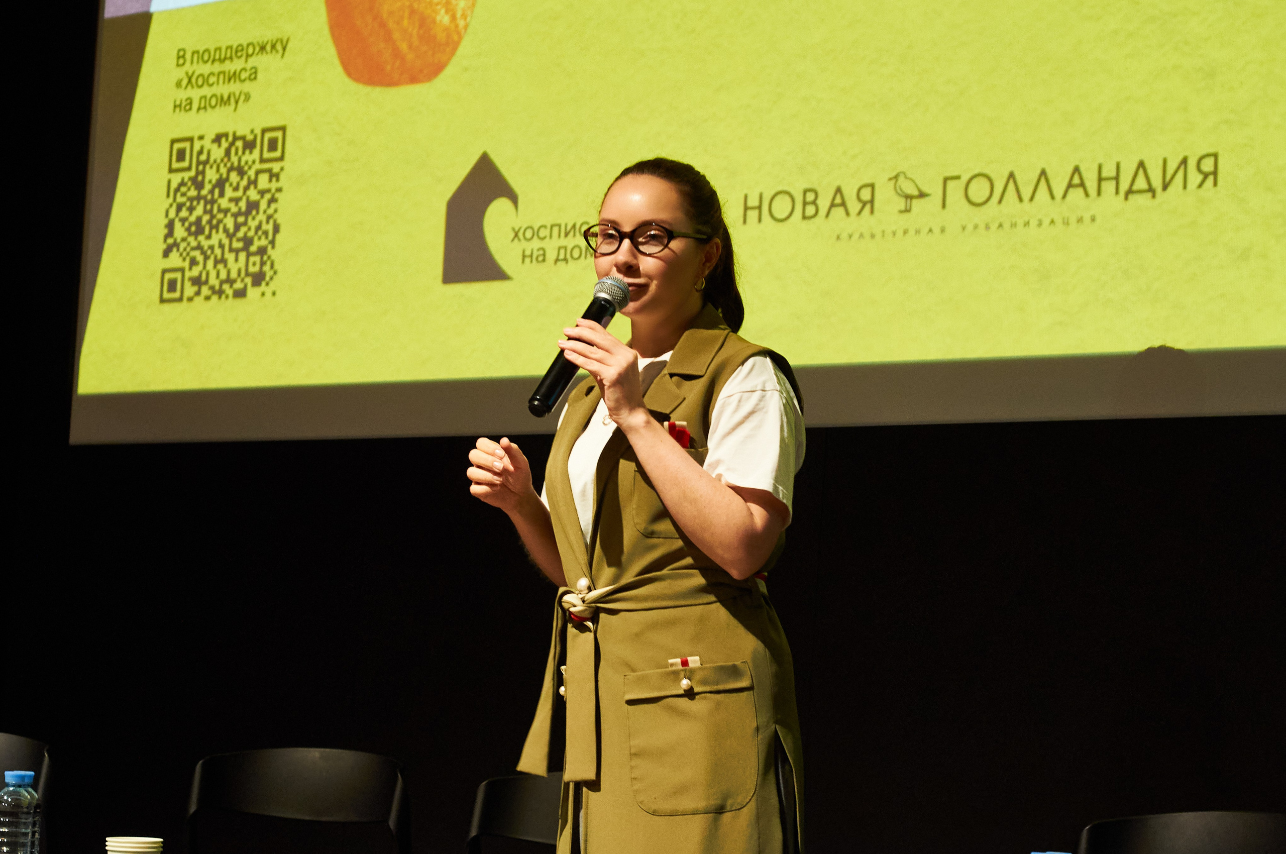 Фестиваль «Фонарь» в «Сообществе» (апрель 2026). Репортажный и портретный фотограф Таша Боброва