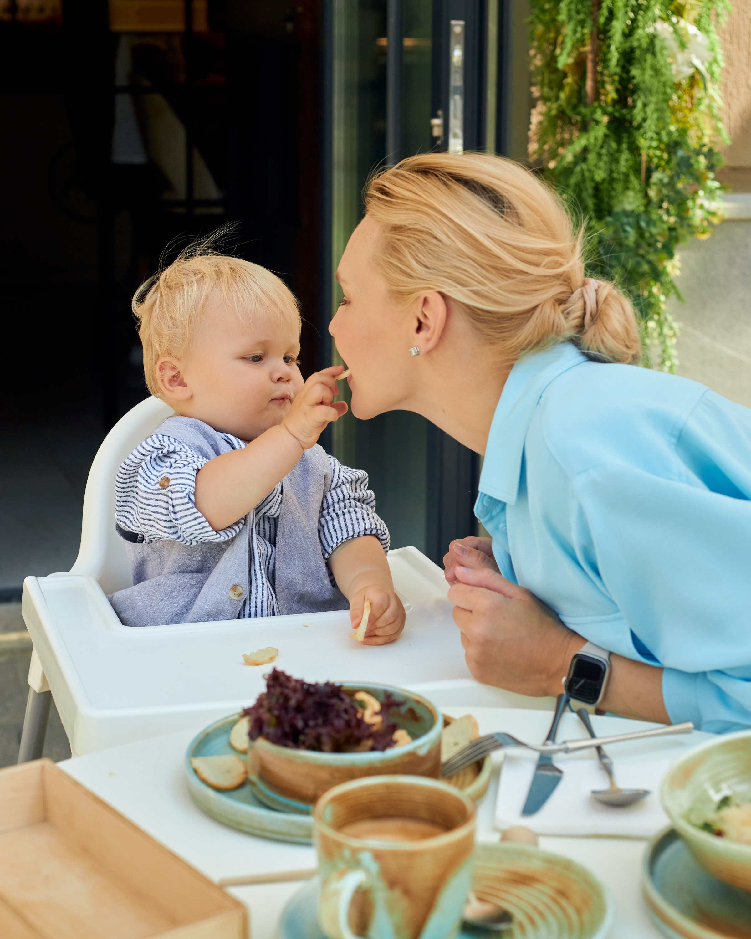 Семейная фотосессия Екатеринбург фотограф мама и ребенок фотосет в студии Екб