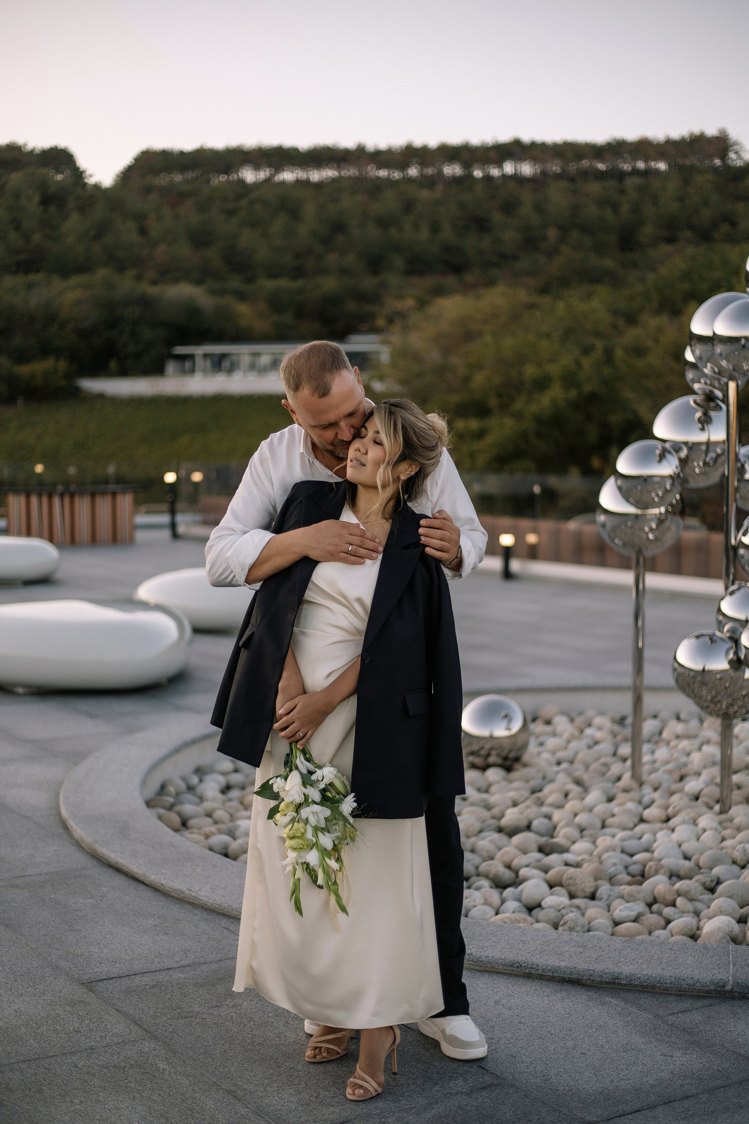 Александр и Гузель. Свадьба для двоих. Винодельня AYA. Фотограф Анна Лейман. Севастополь