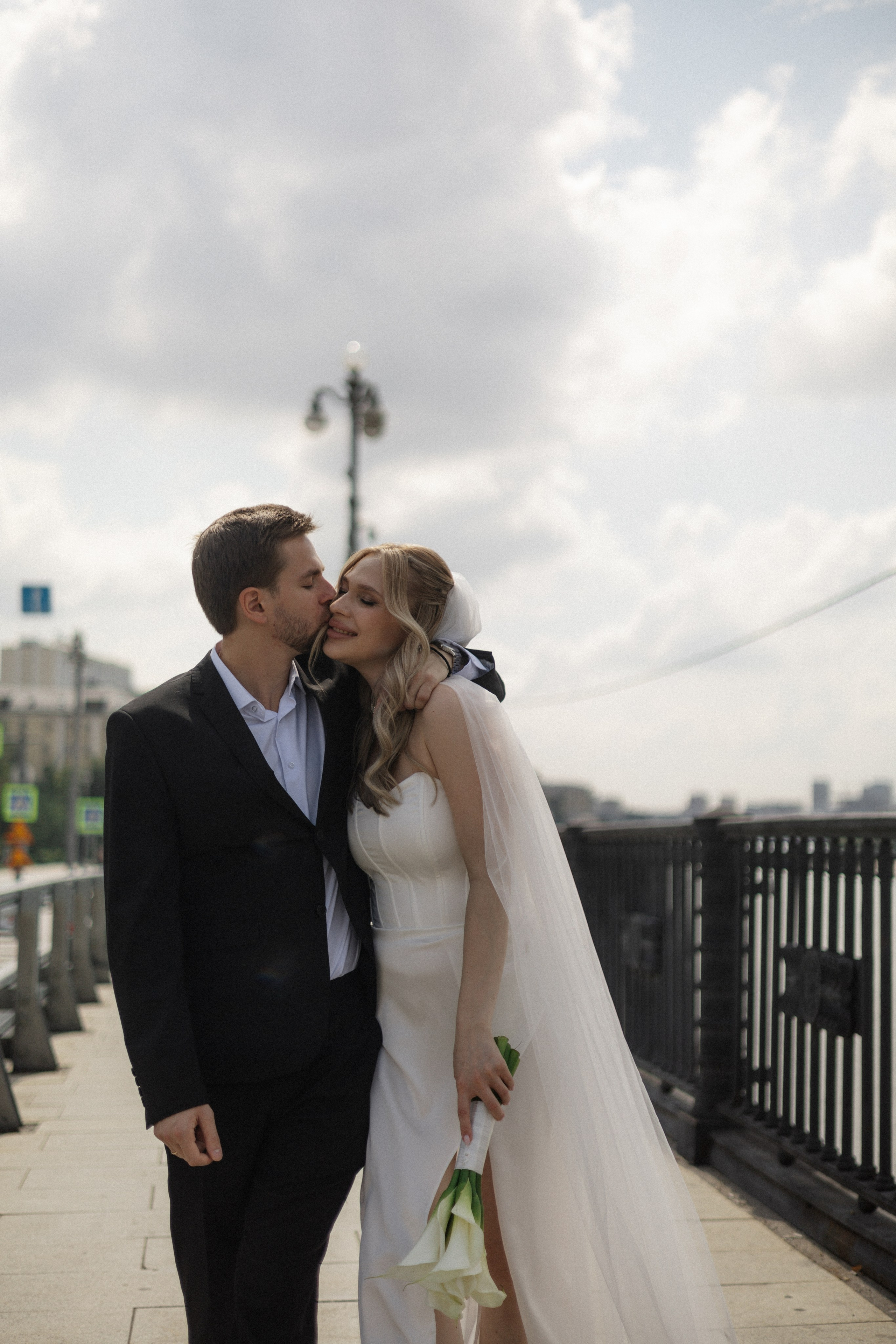 Арина и Дима. Сборы, роспись и прогулка. Свадебный и портретный фотограф в Москве Анастасия Масюк