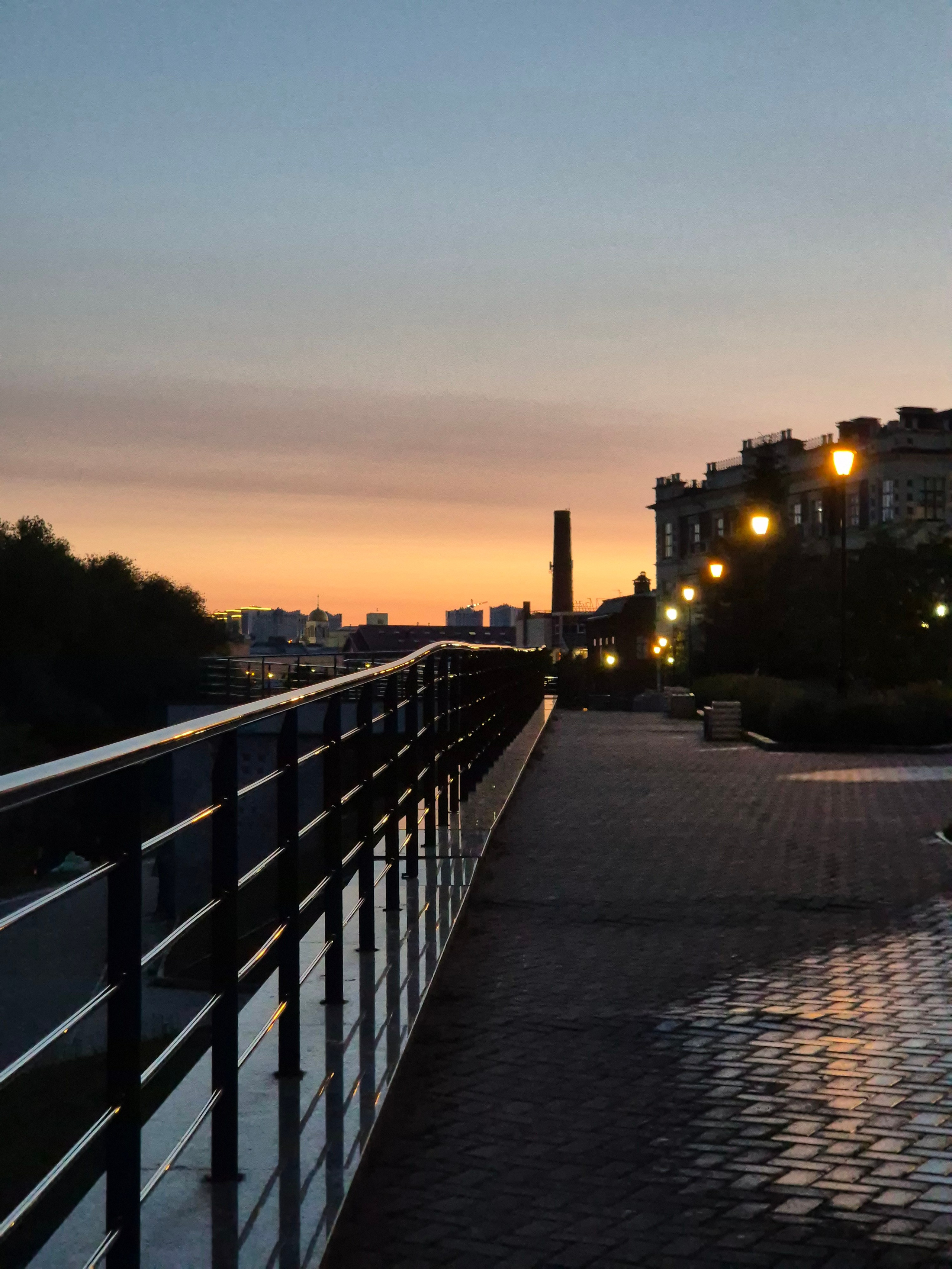 Забрезжил рассвет