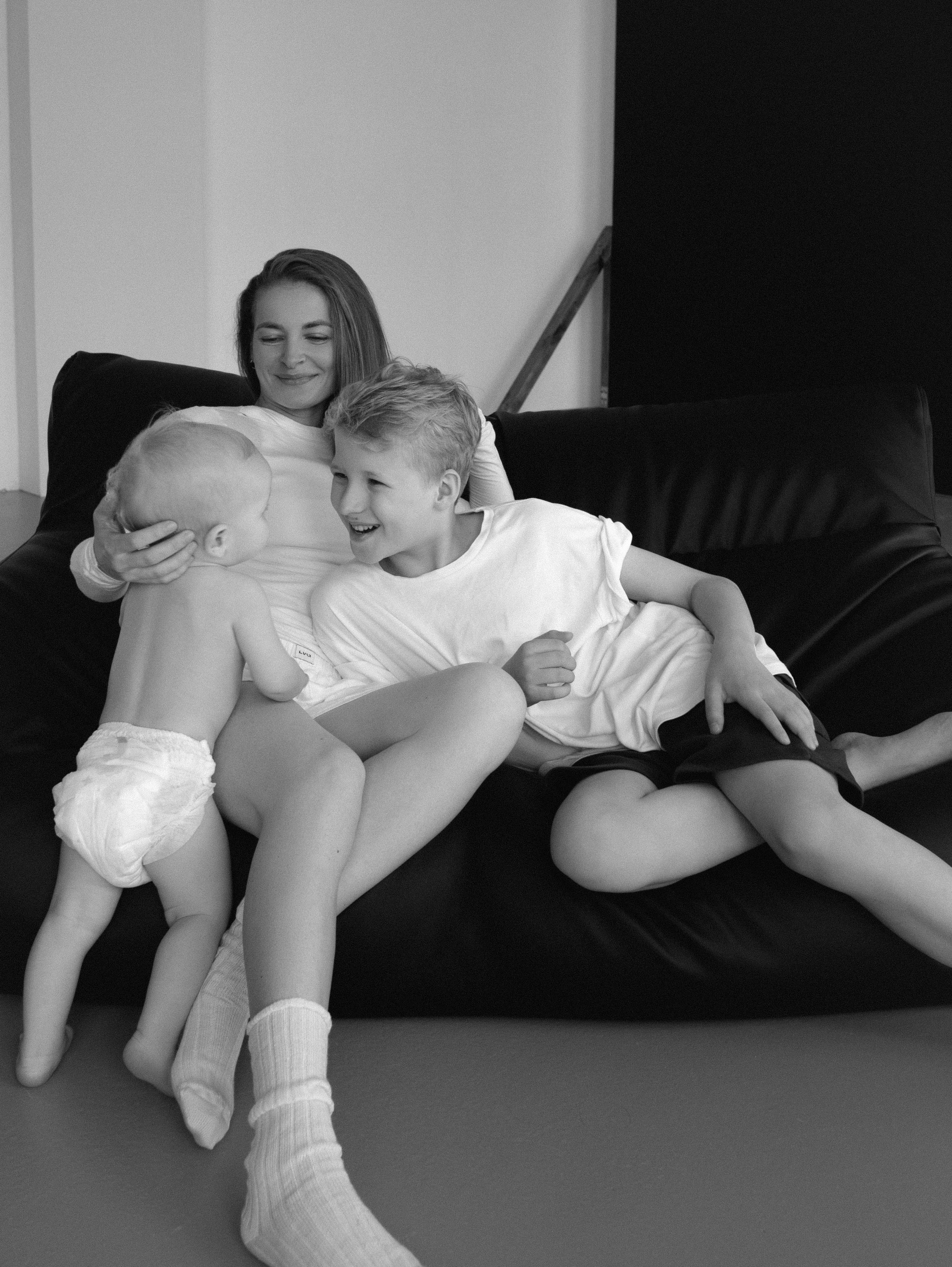Мая и сыновья. Фотограф в Москве и Сургуте Алла Лесовая. Снимаю каталог для брендов и индивидуальные портреты для людей